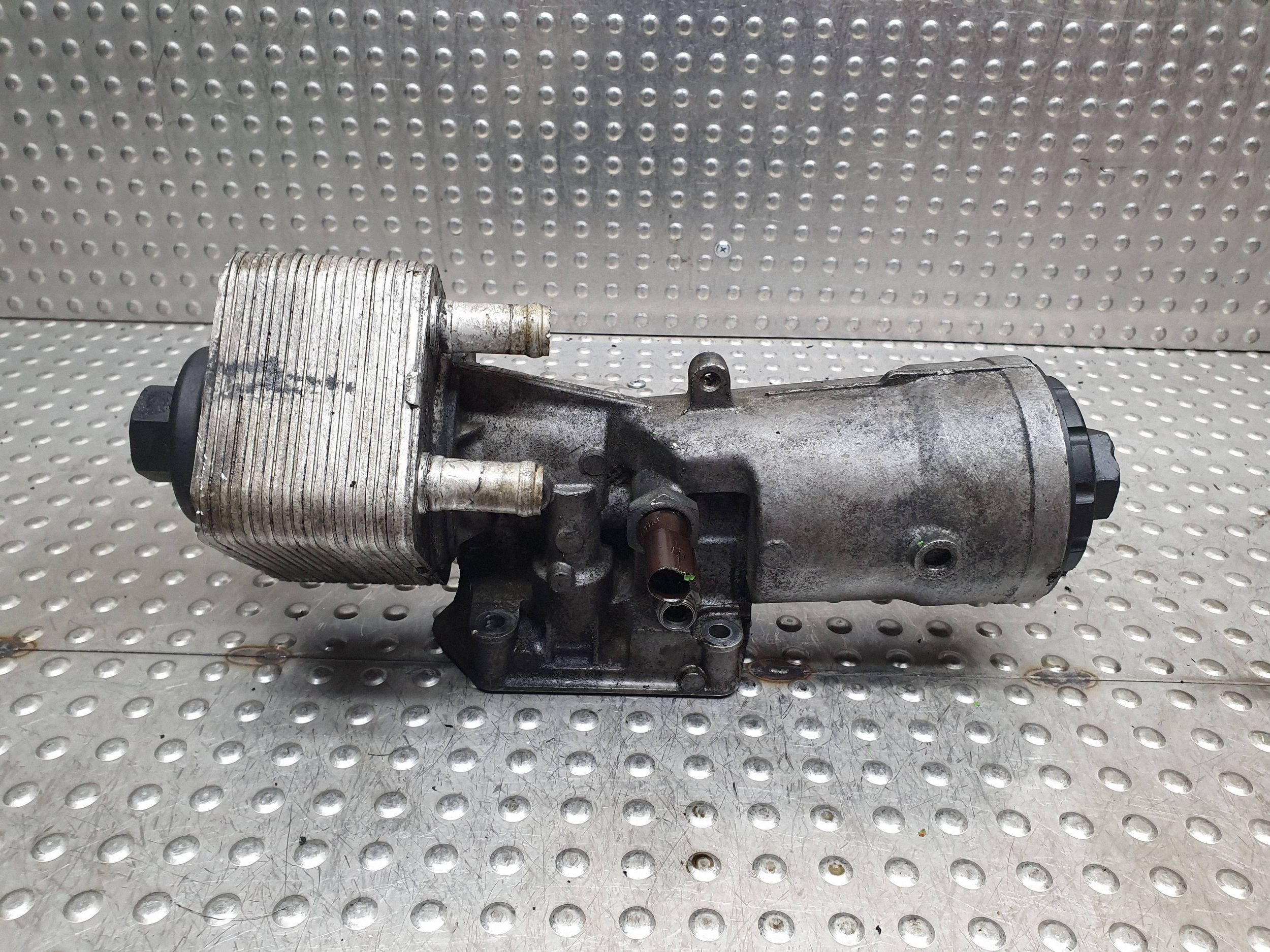 Ölfiltergehäuse 045115389E GOLF V A3 8P PASSAT B6 LEON II 2.0TDI BMM