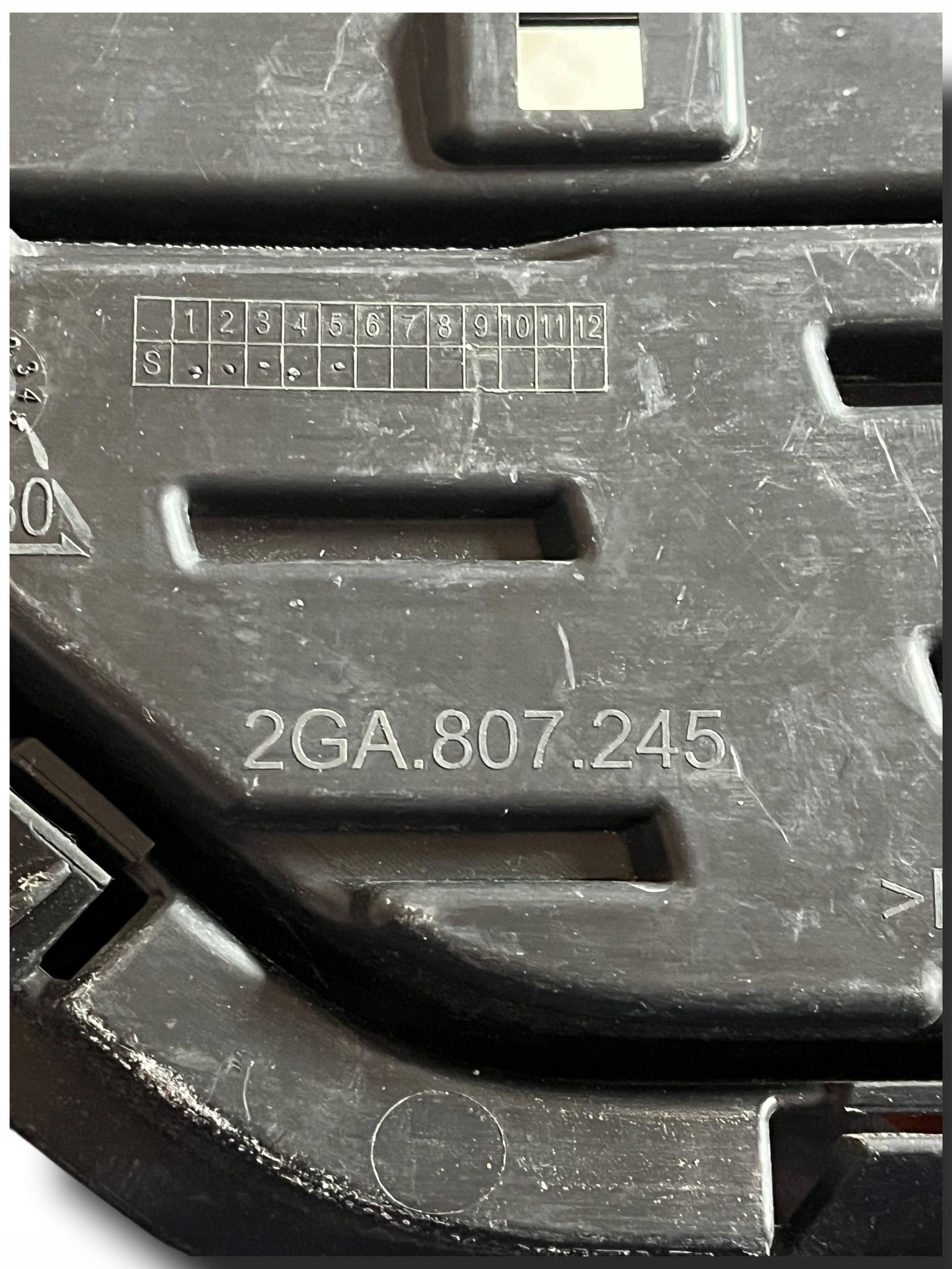 grid of a bumper left rear part VW T-ROC 2GA807245 OE!