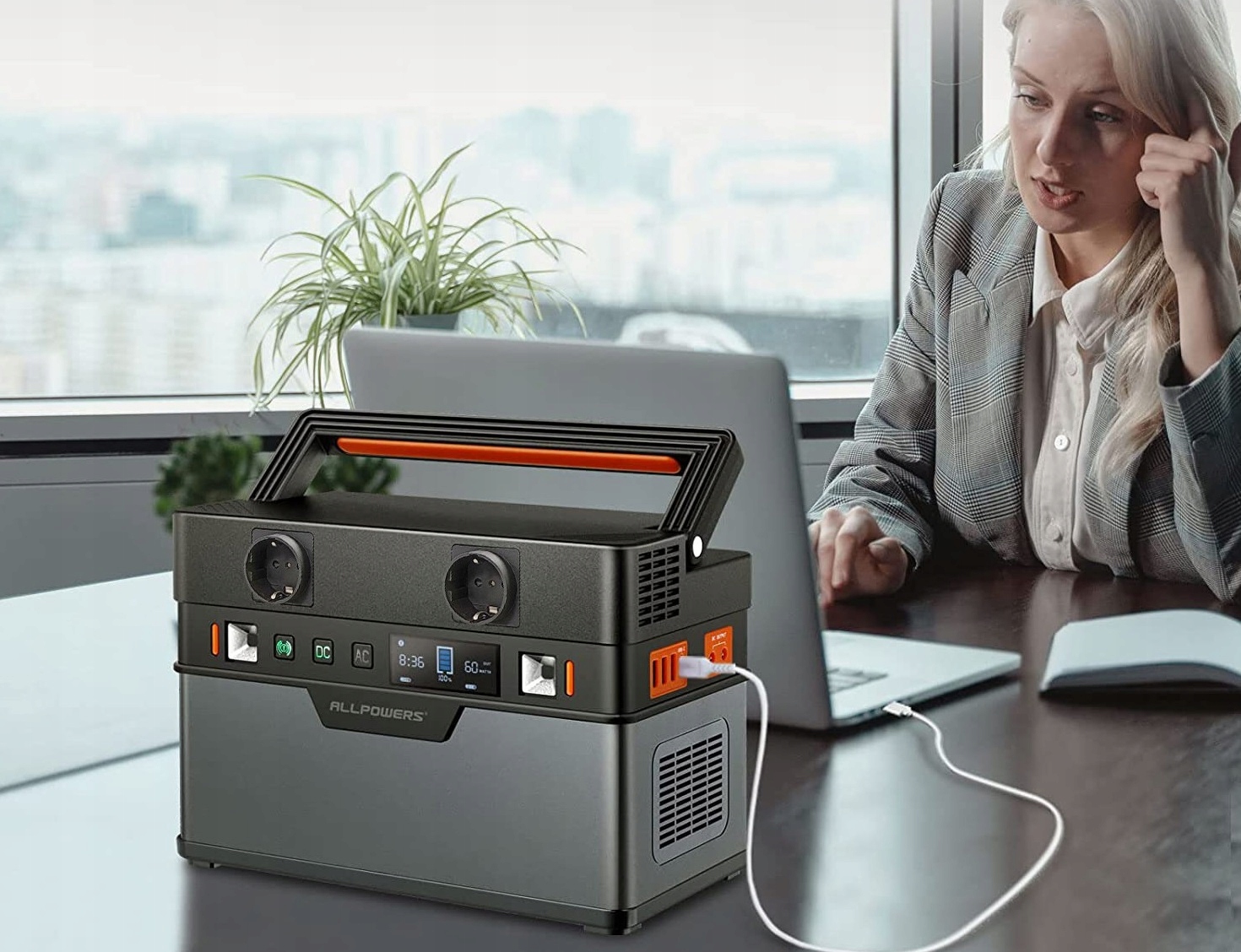 Zestaw Power Bank z Panelem Solarnym 164000mAh Przewód w zestawie tak