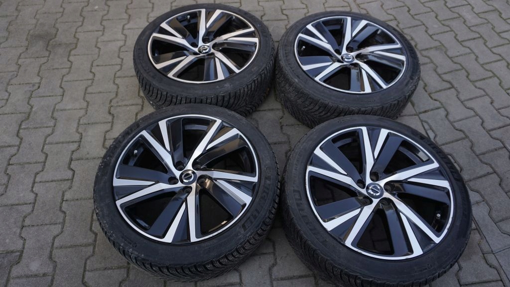 VOLVO V40 S60 V60 S90 XC40 XC60 wheels discs tyres 19