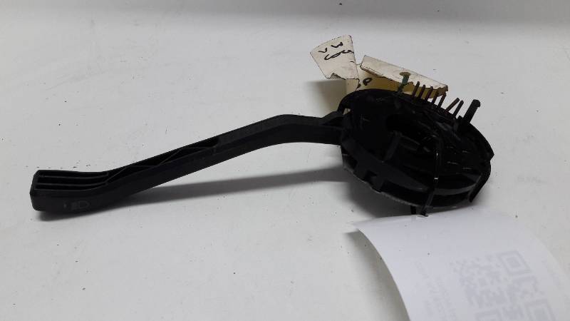 DOTSAEQB77 Przelacznik swiatel VW Polo 86R Producent części Volkswagen OE