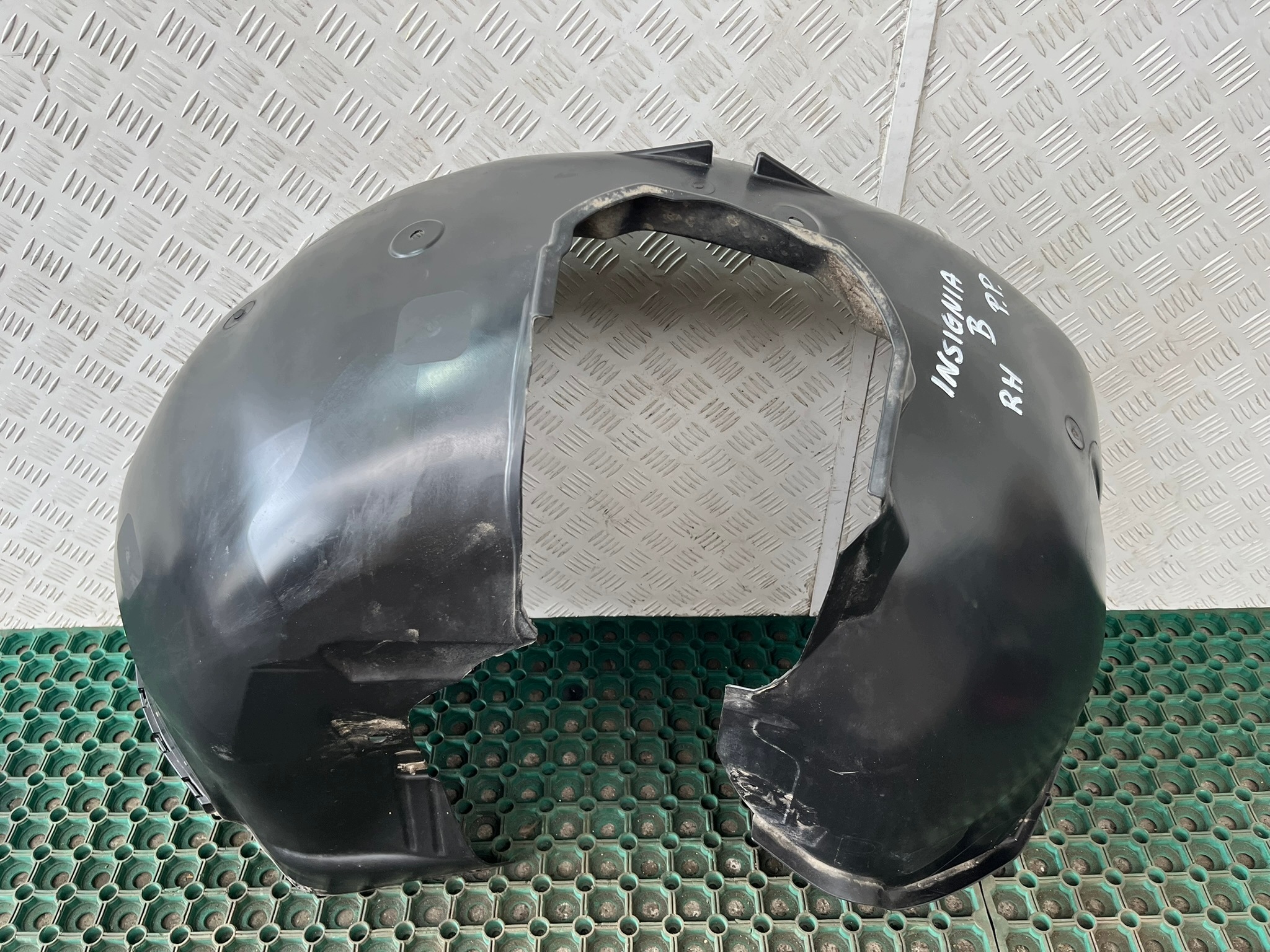 OPEL INSIGNIA B LIFT 20-22 mudguard front right 39163913 original nice