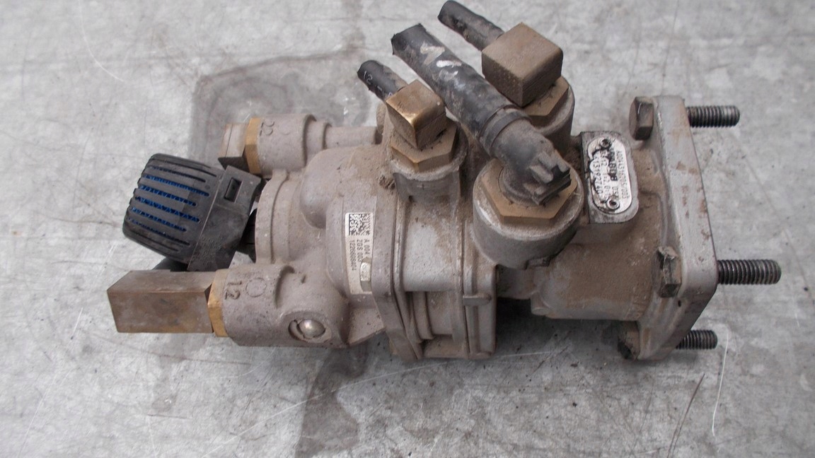 4613192740 - ГЛАВНЫЙ ТОРМОЗНОЙ КЛАПАН MERCEDES AXOR ACTROS