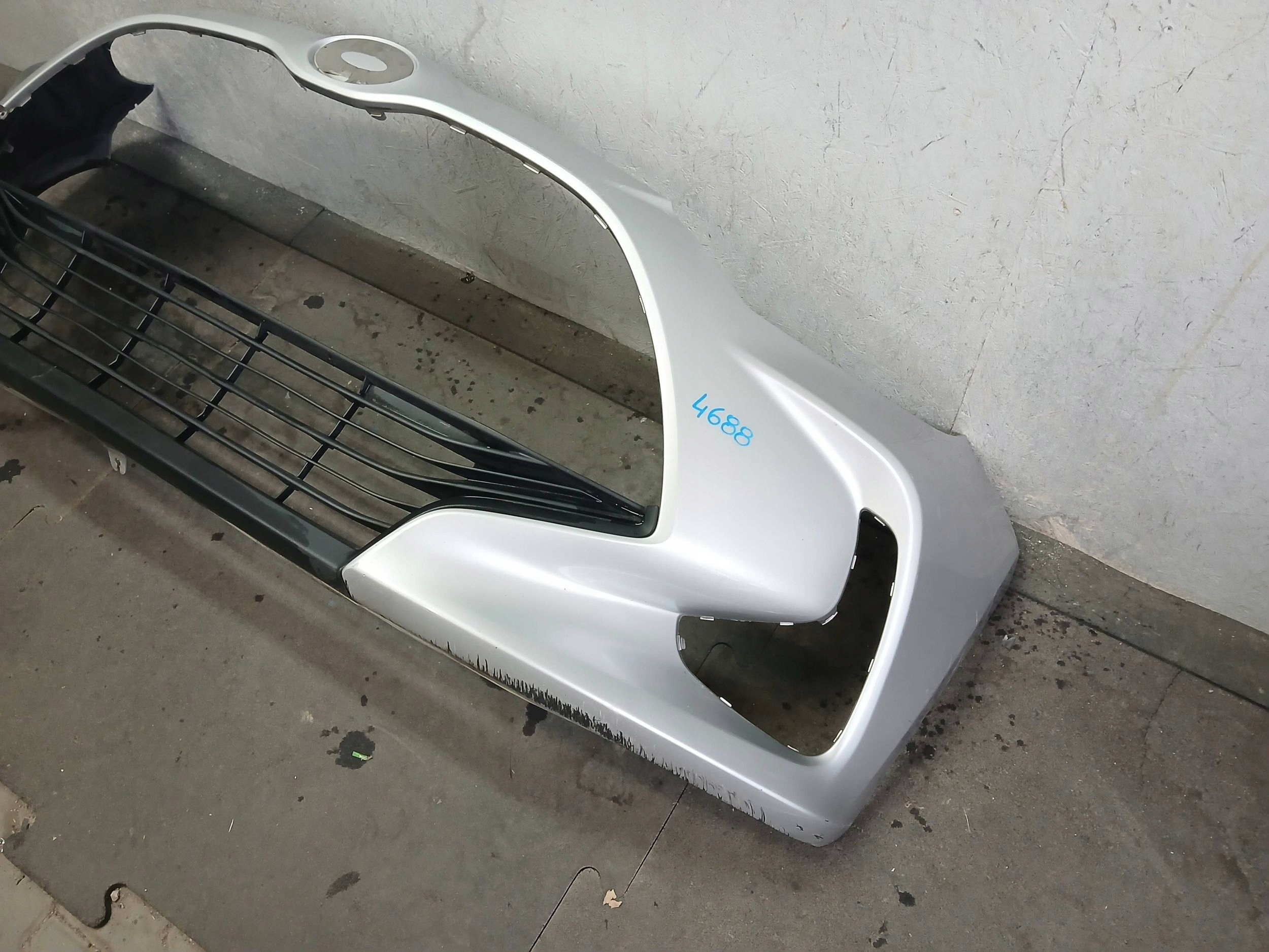 nárazník předek TOYOTA YARIS IV 4 20