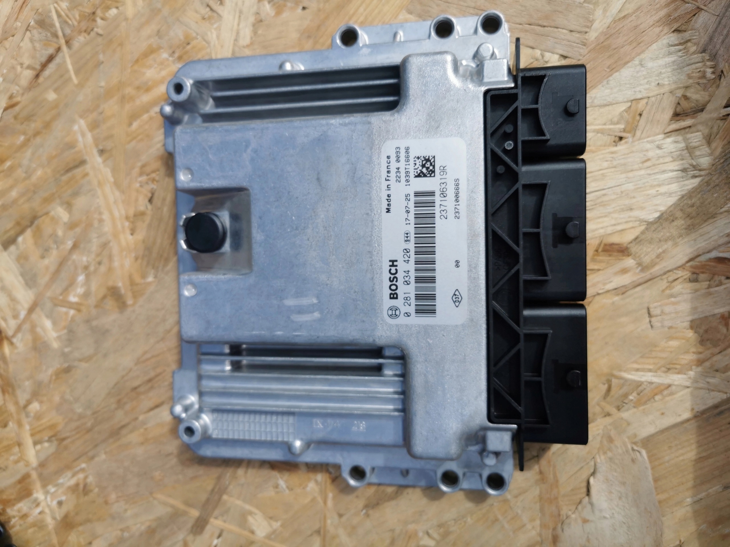 RENAULT KADJAR 1.5 DCI control unit computer 0281034420 237106319R 237100666S