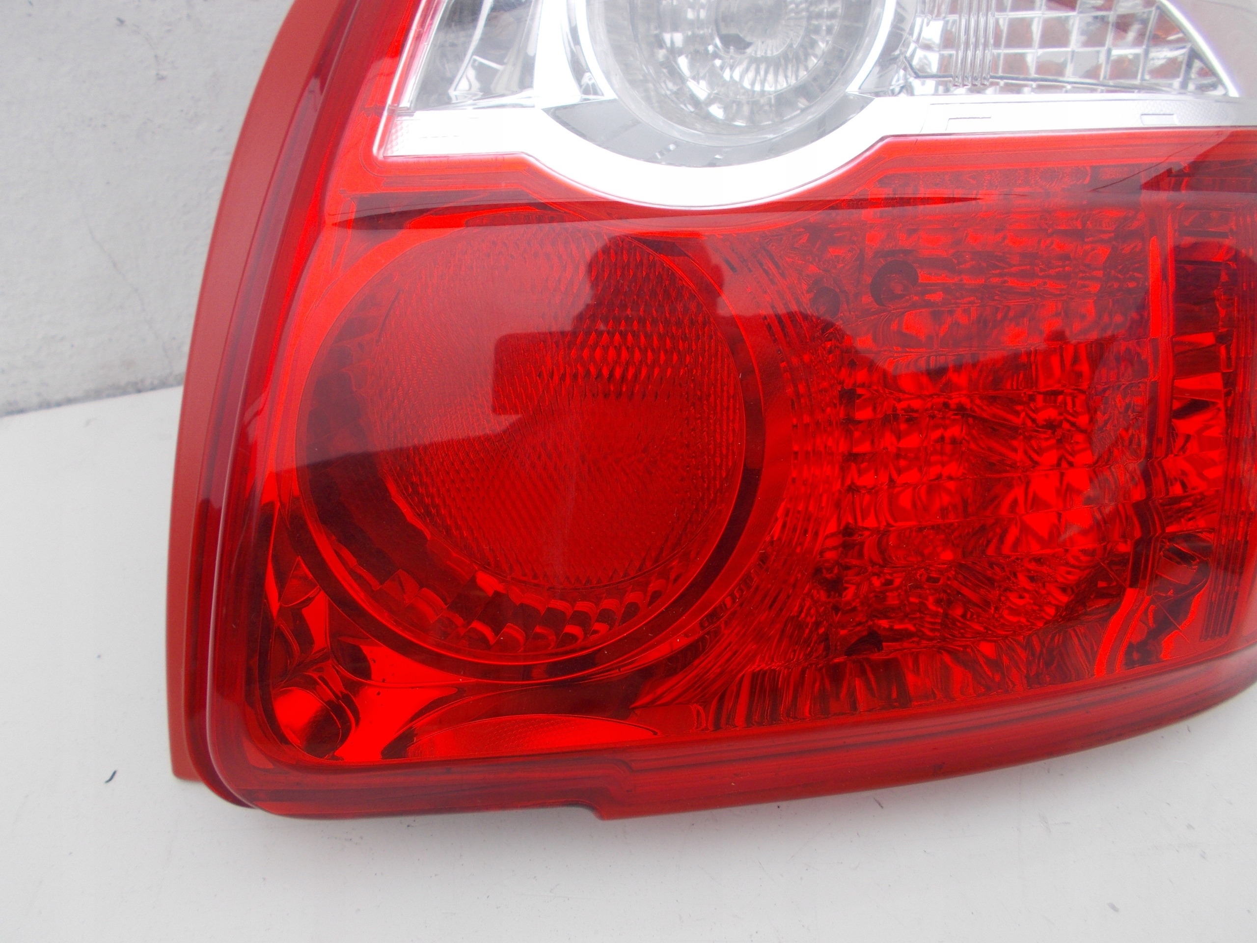 LAMPA TYŁ TYLNA TOYOTA AURIS I LIFT E15 2009 - 2012 EUROPA PRAWA Typ samochodu Samochody osobowe