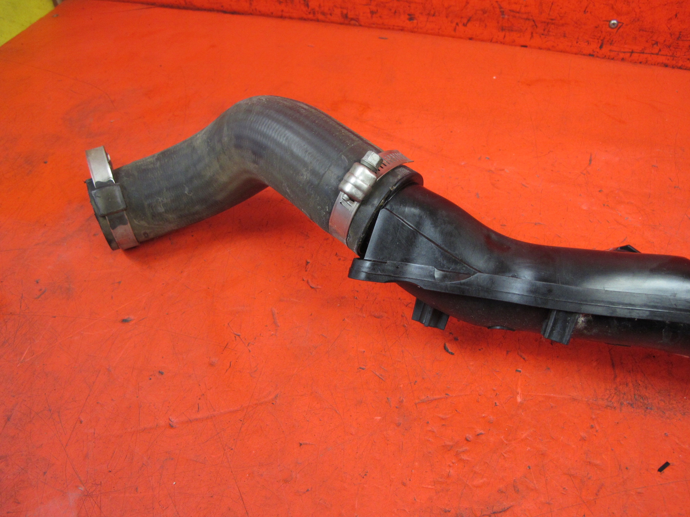 TOYOTA VERSO R2 09- 1.6 D4D Schlauch intercooler
