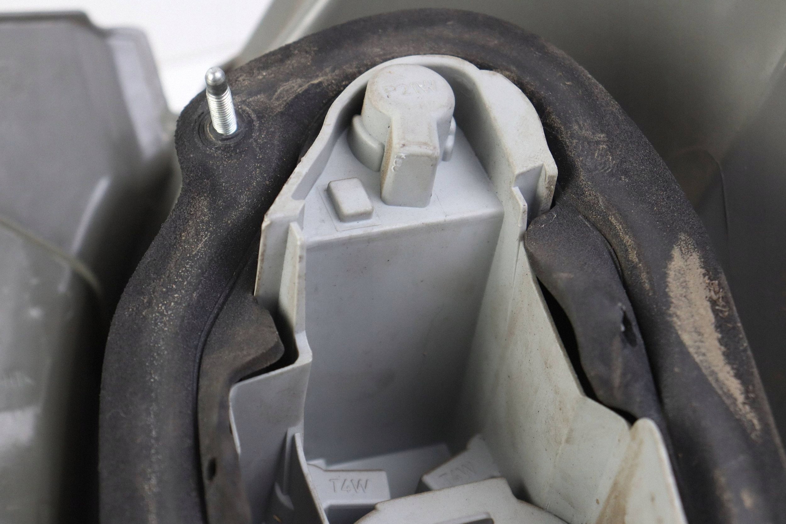 TOYOTA COROLLA VERSO E12 light rear left rear part EUROPA 81561-0F020