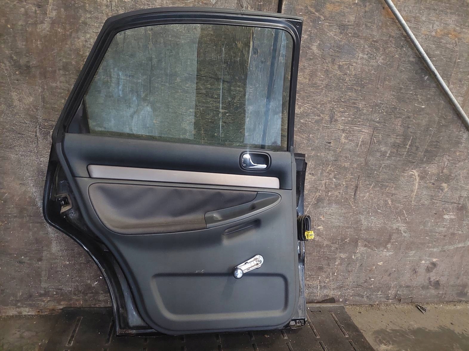 door complete left rear part AUDI A4 B5 FL sedan