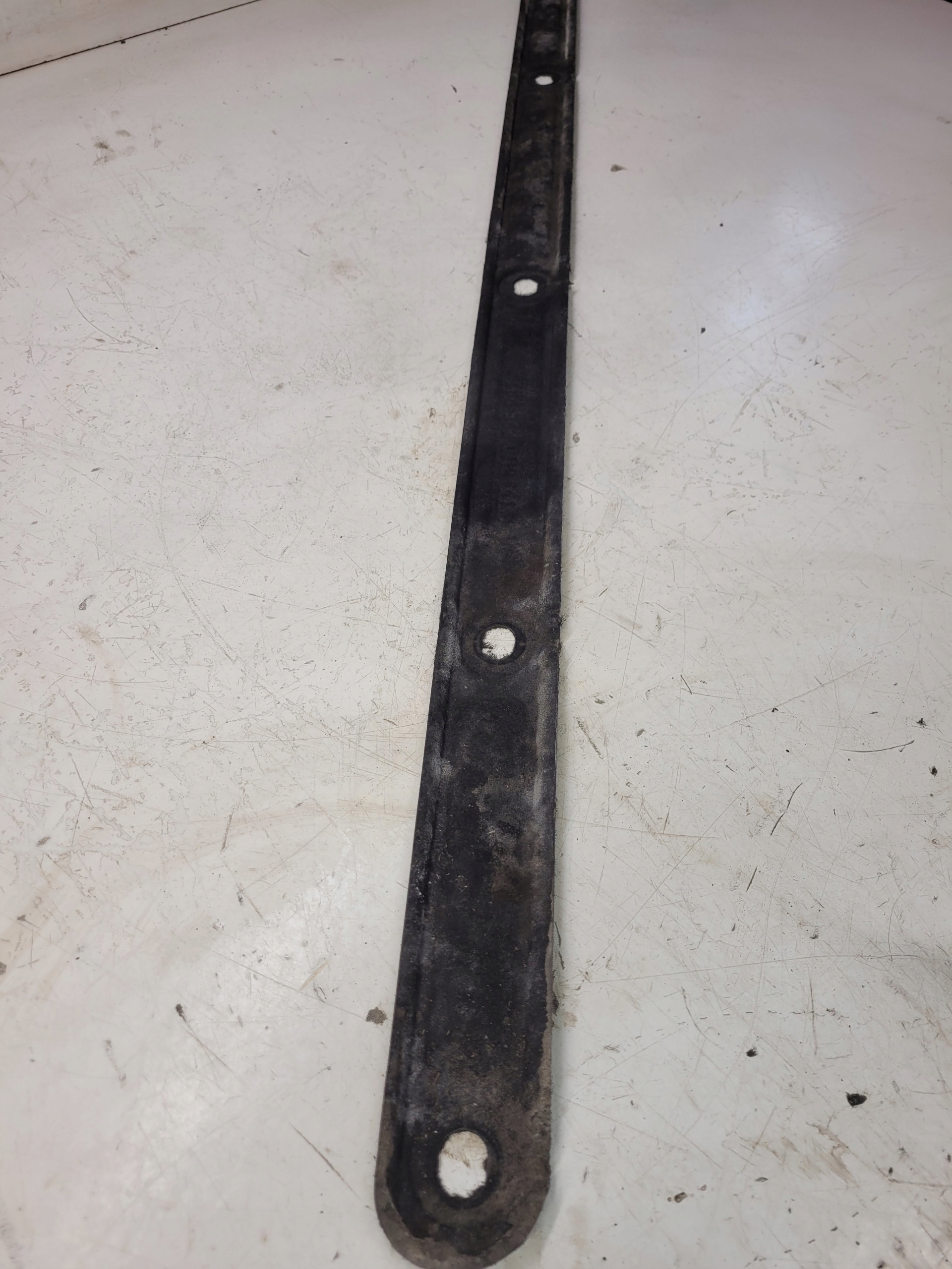 BLENDE ABDECKUNG ABDECKUNG UNTERFAHRSCHUTZ DER SCHWELLE AUDI Q3 8U 8U0825202A