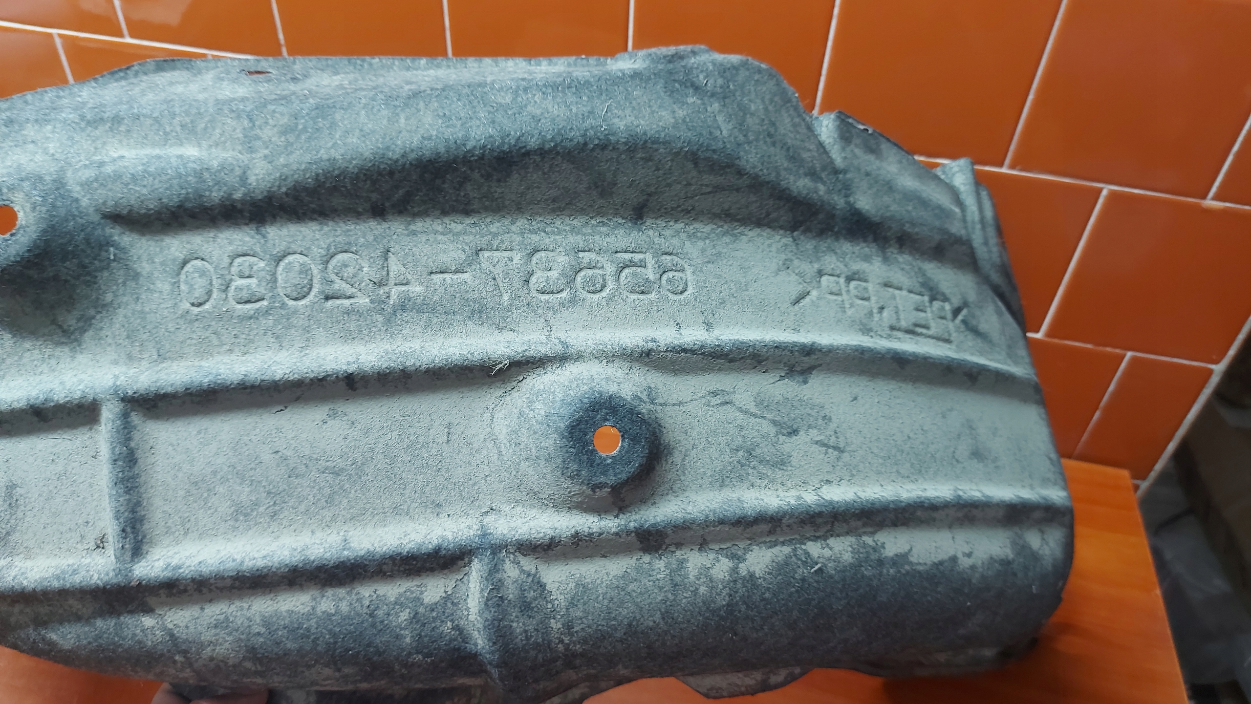 mudguard right right rear part rear. TOYOTA RAV4 V 18