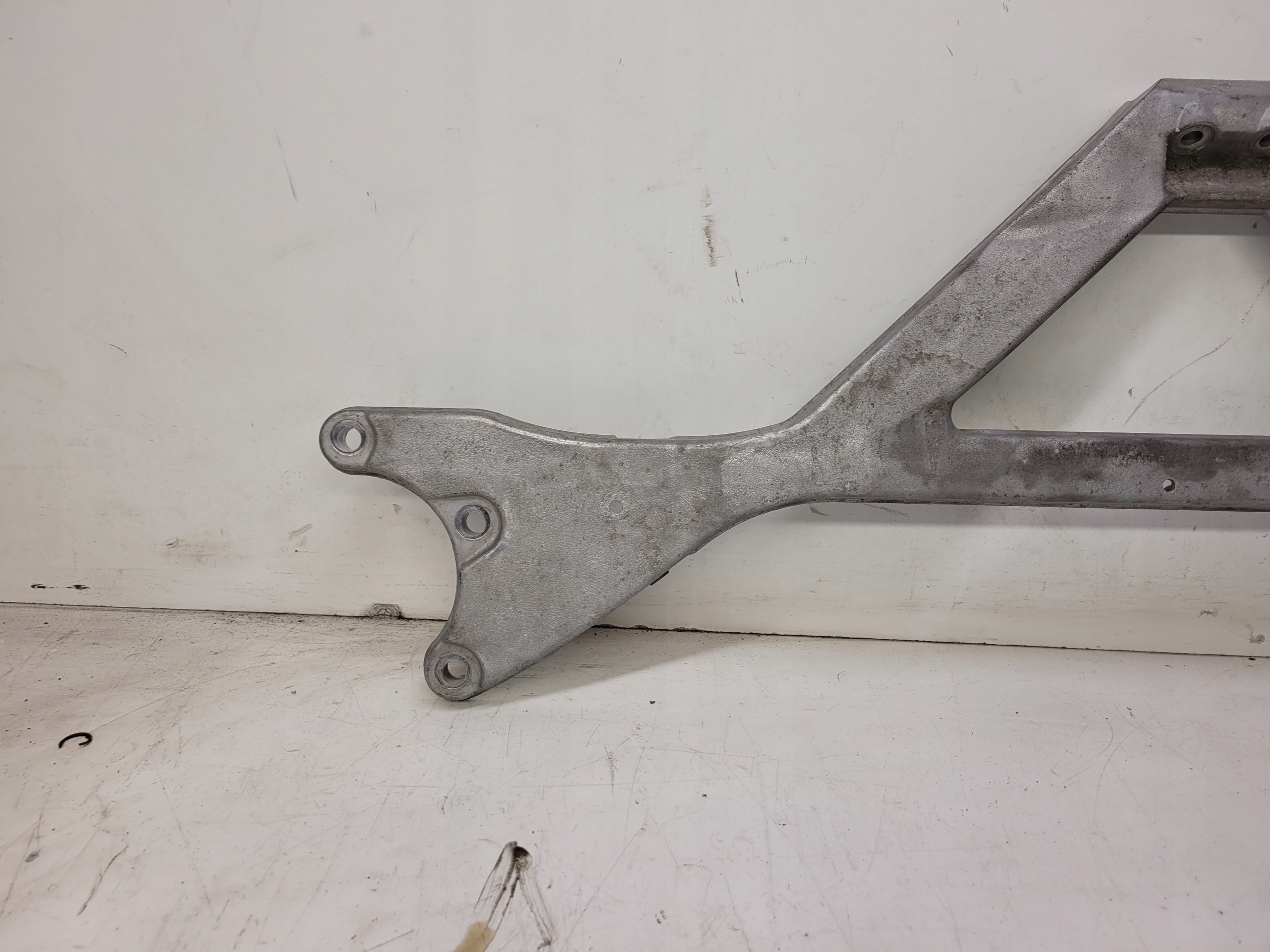 TRAVERSE TRAVERSE KIELICHOW AUDI A8 4H0806151B