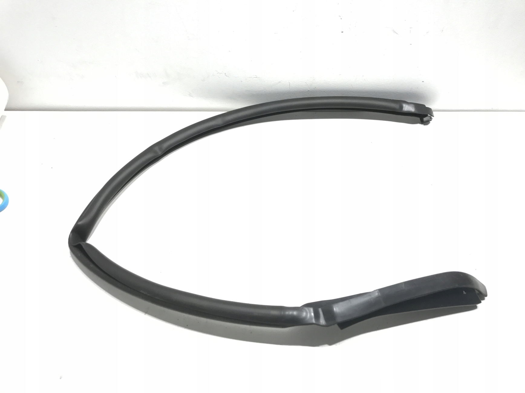 4M8839717C - Зовнішнє ущільнення дверей Audi Q8 RSQ8 4MN