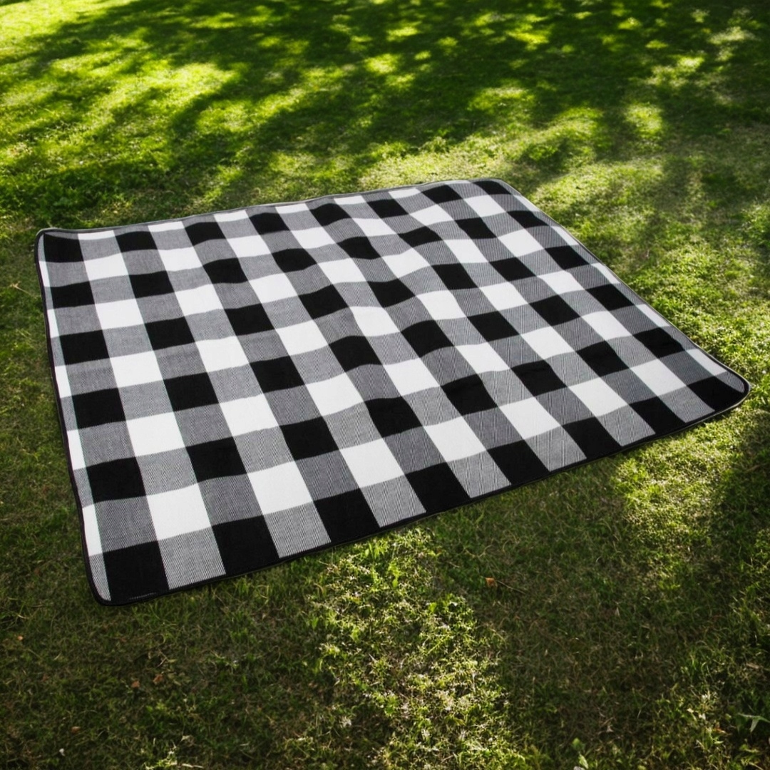 Koc piknikowy plażowy z izolacją 200x200 cm - czarno biała krata — 20