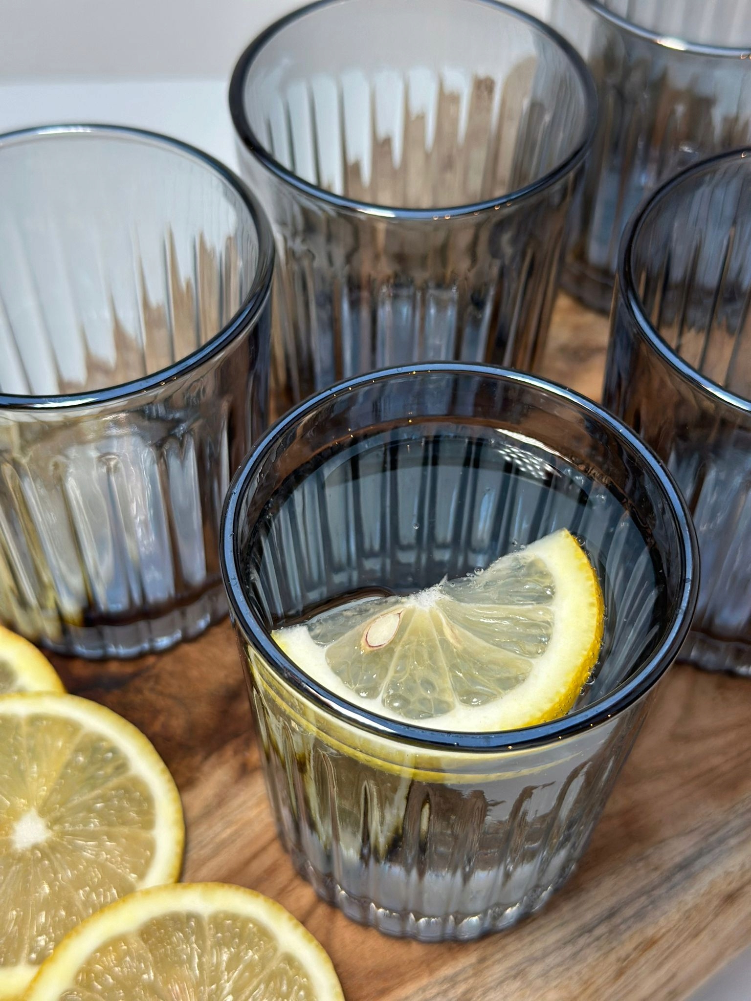 SZKLANKI DO NAPOJÓW DRINKÓW zestaw 6szt 230ml KOMPLET 6x do wody NA PREZENT Materiał wykonania szkło