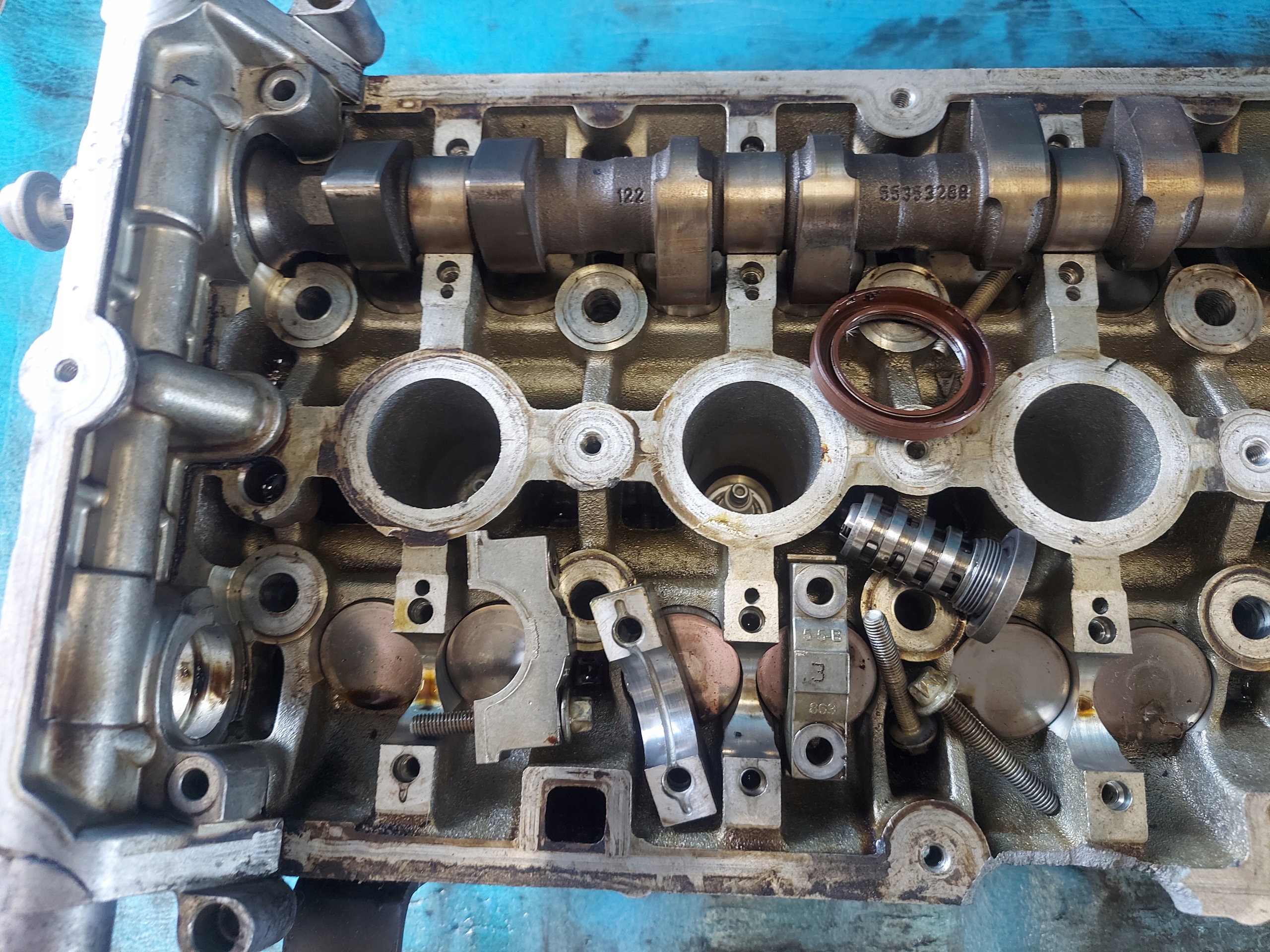 GŁOWICA ASTRA J 2013 R 1.6 16V A16XER 130.000km Producent części Opel OE