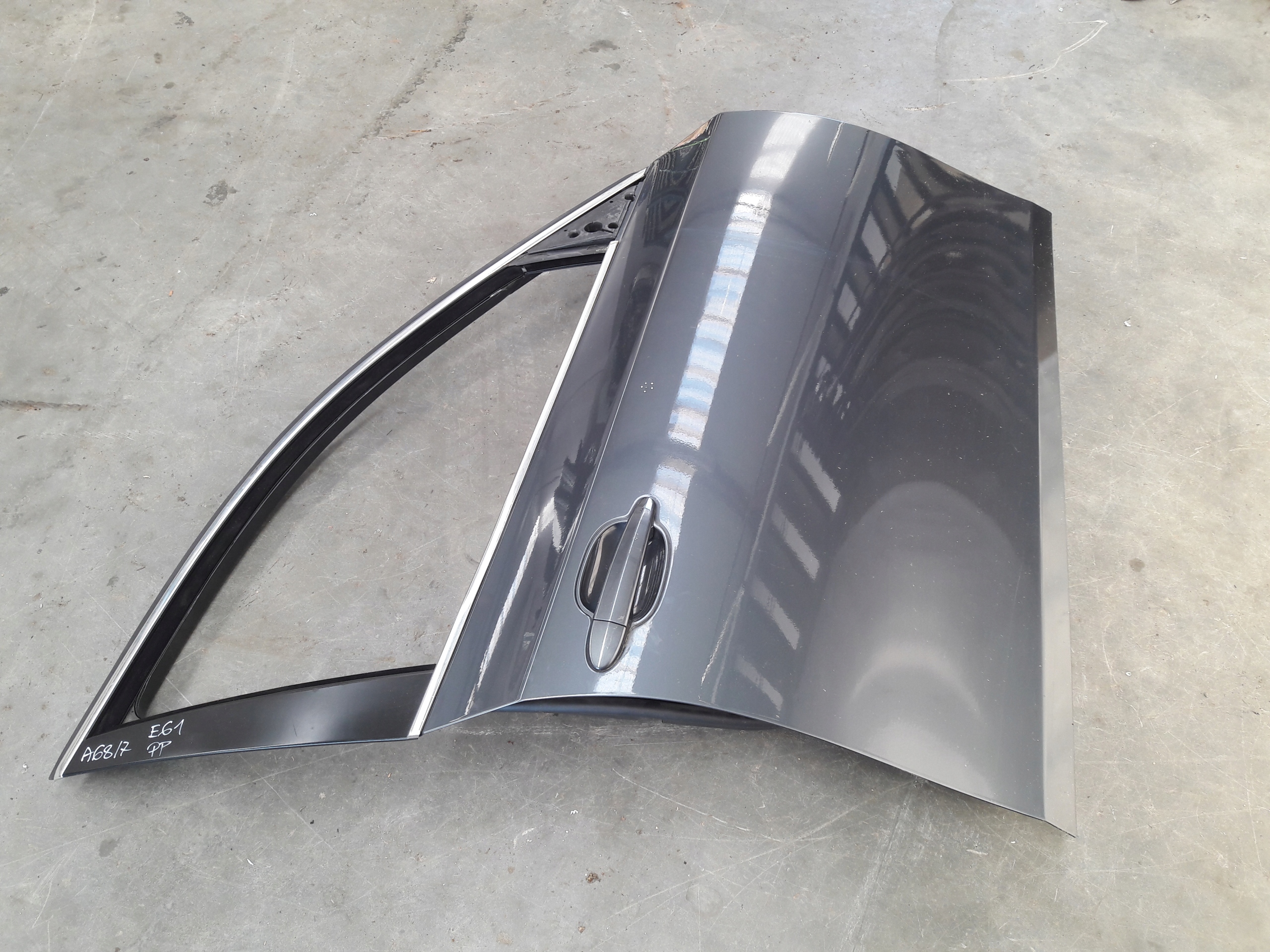 dveře pravý předek A68/7 BMW E61 E60