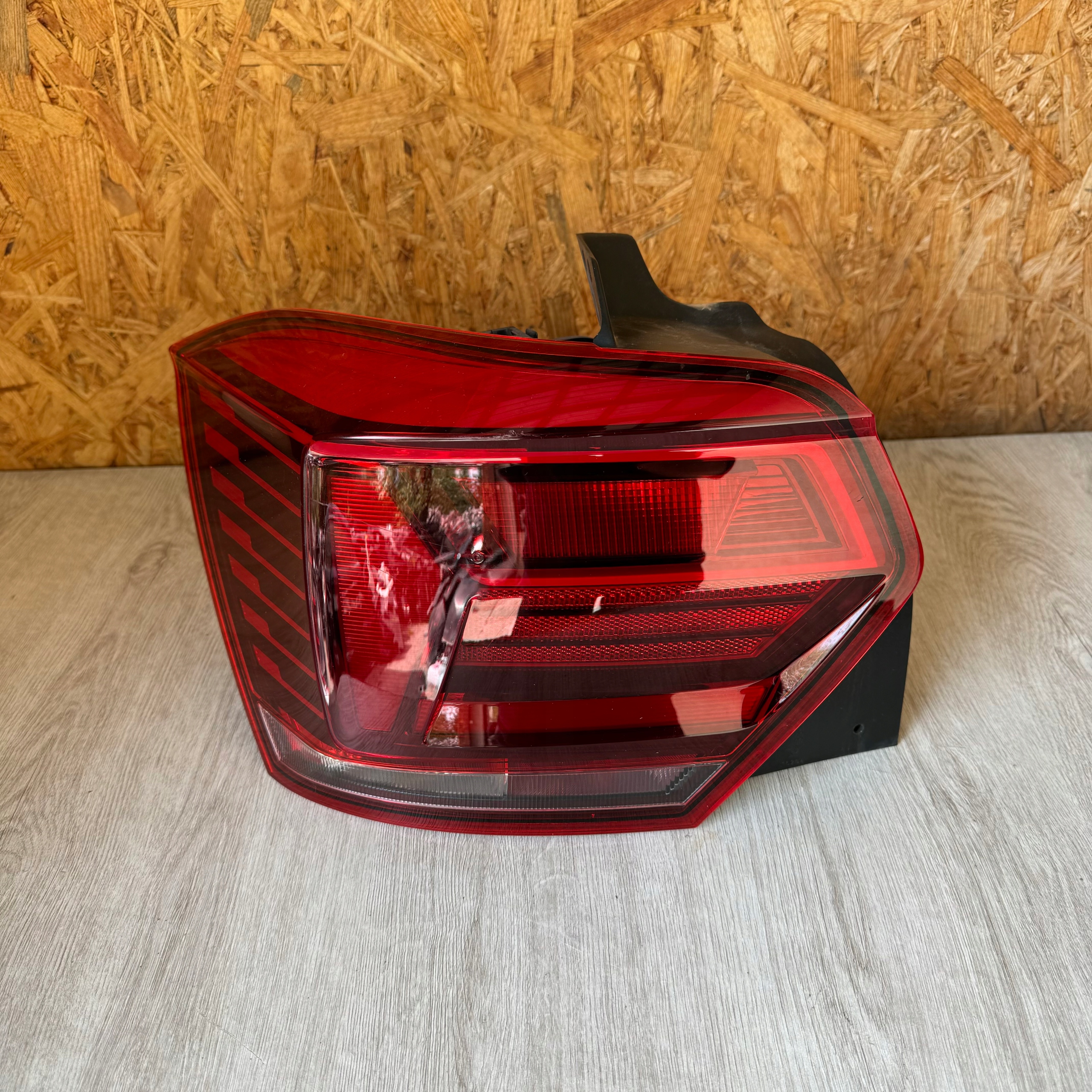 VW Polo 2G0 Rückleuchte 2G0945095B Rearlamp - Thumbnail 1