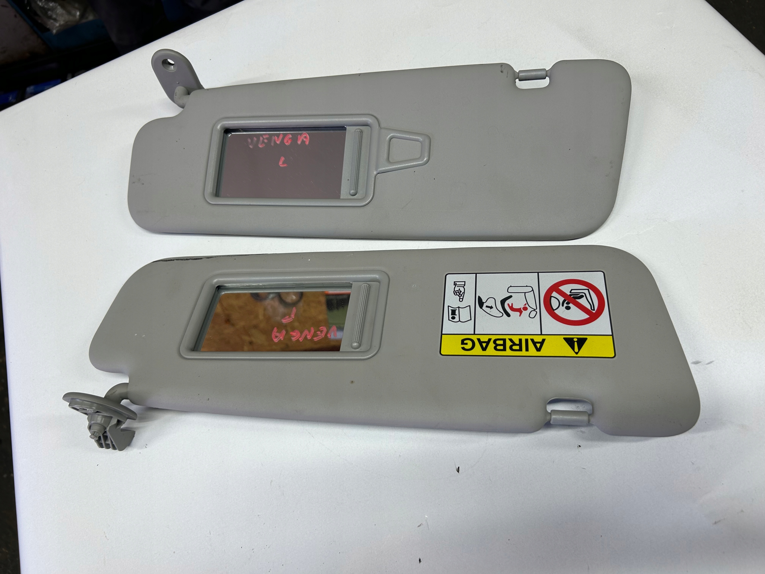 KIA VENGA visor left right