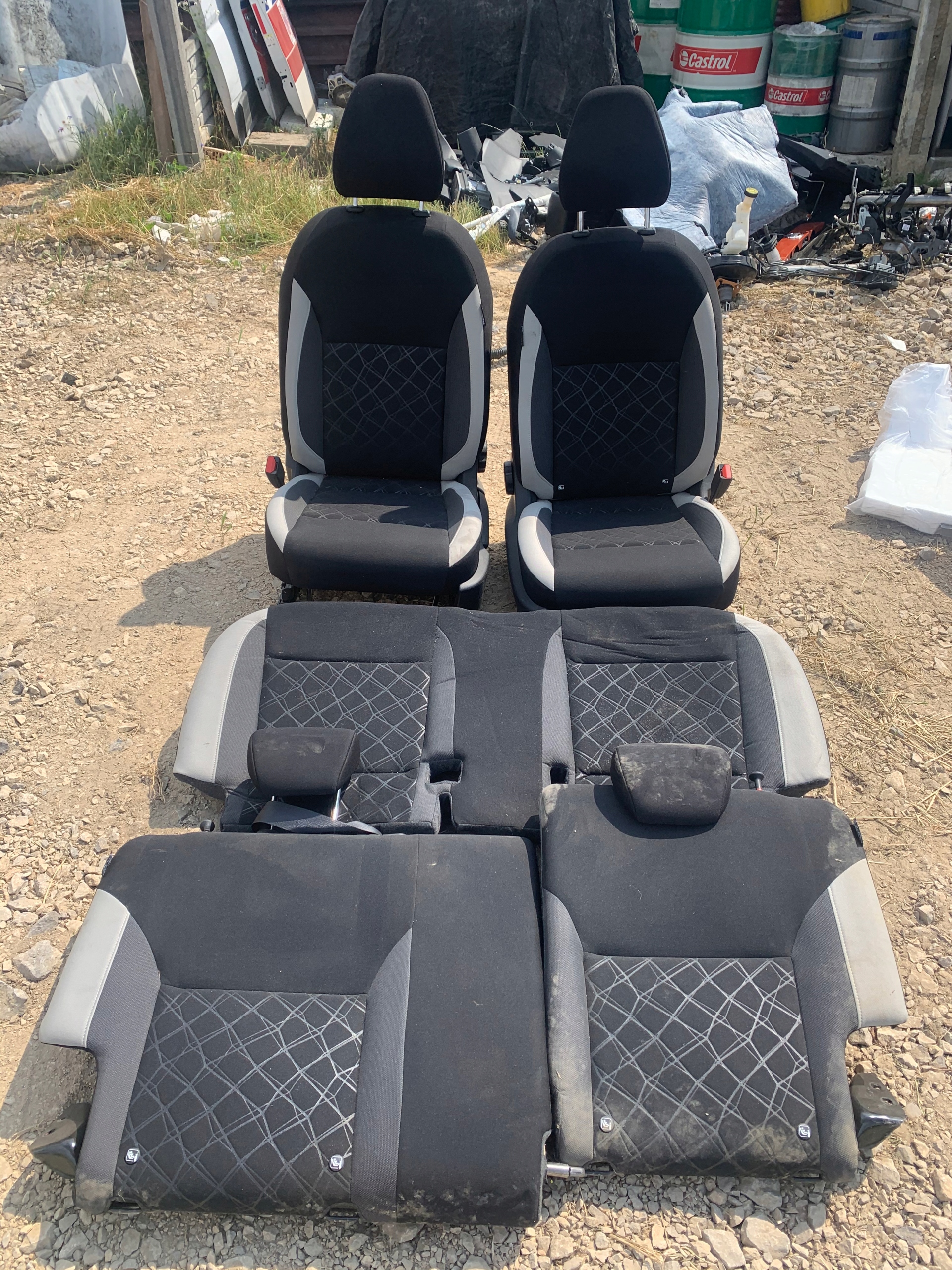 Сиденья Micra K14 спереди