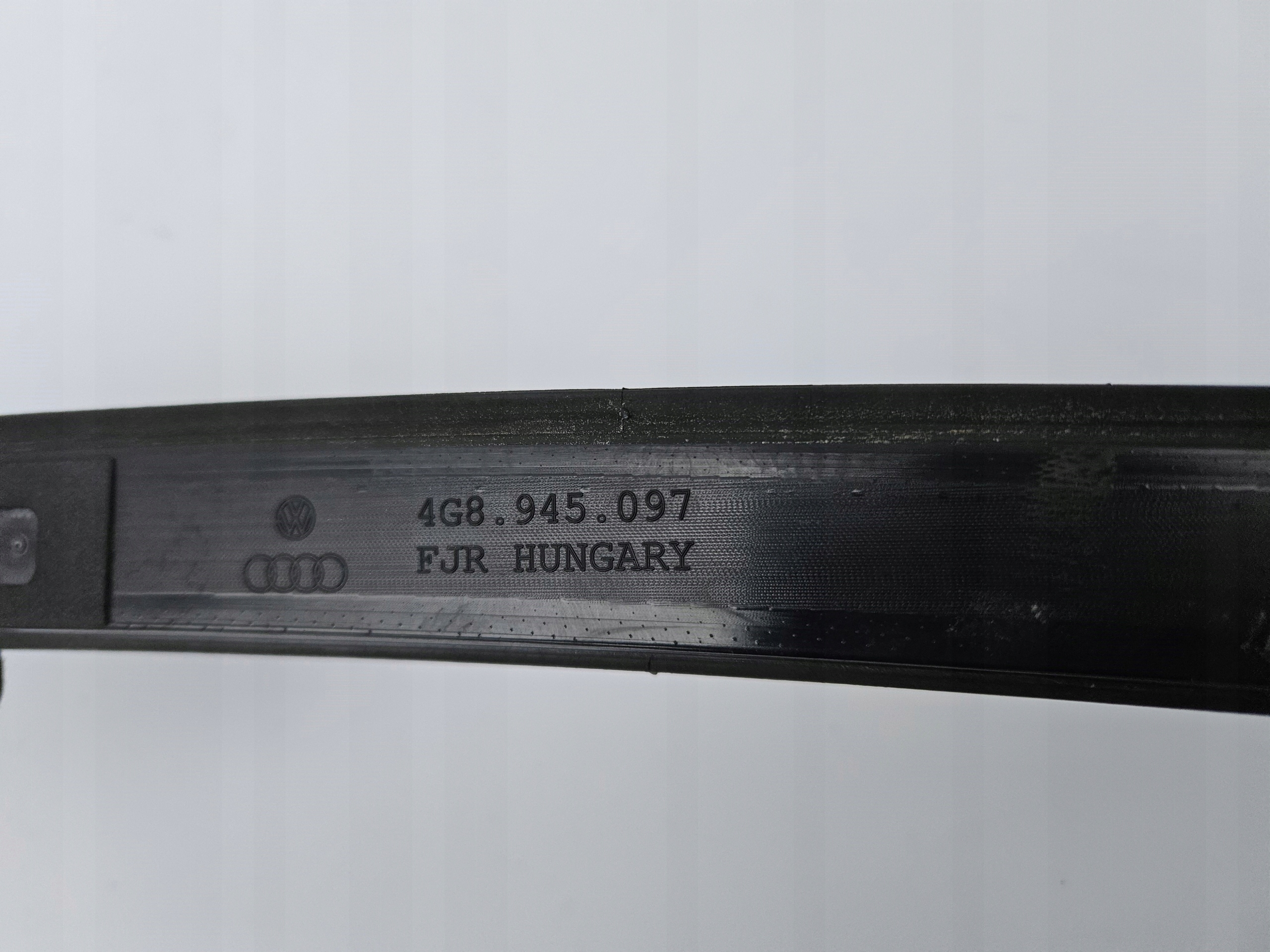 TRZECIE light STOP cap AUDI A7 C7 4G 4G8945097