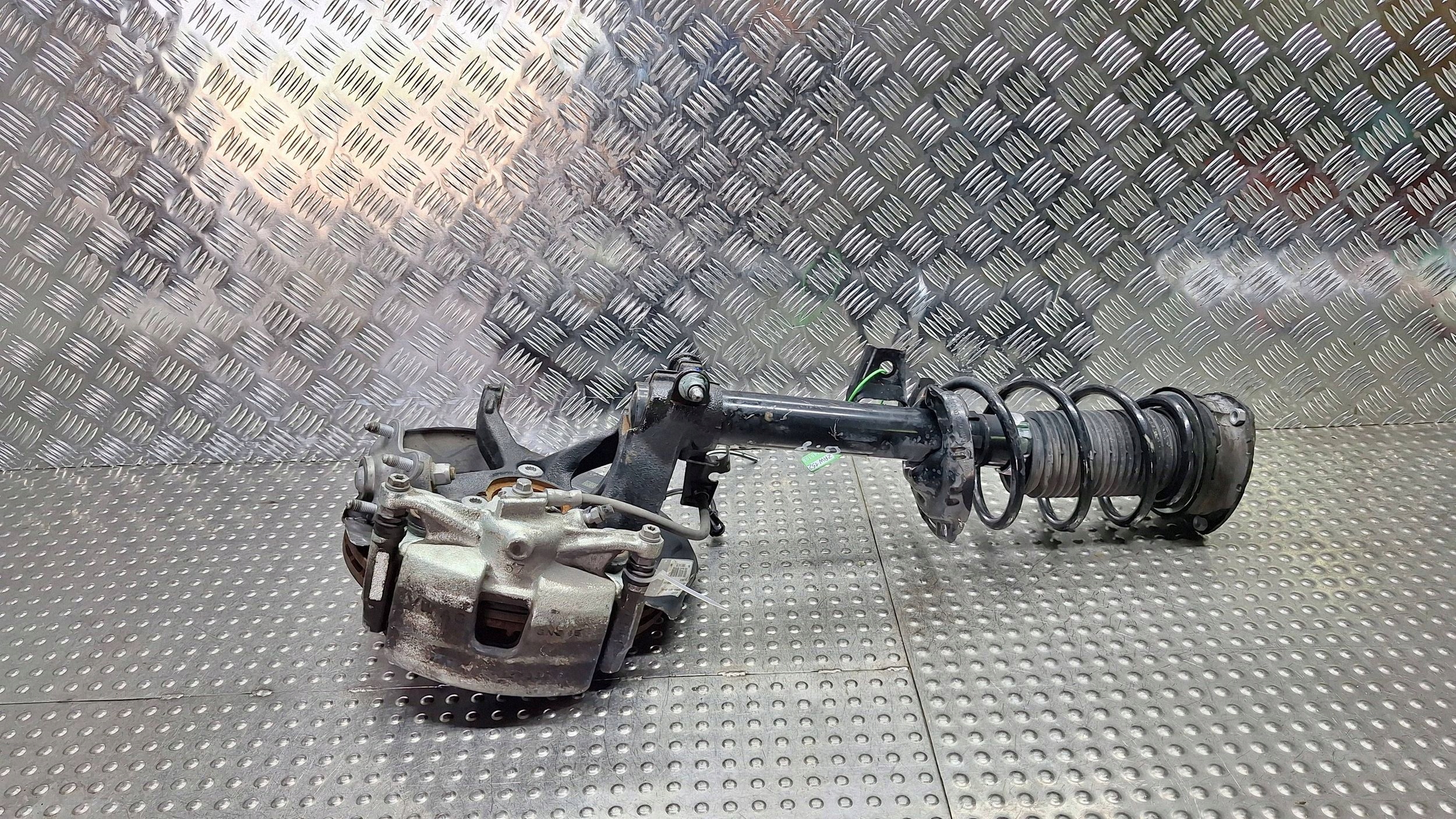 swing shock absorber caliper left front 5WA255 WV GOLF VIII 1.0 TSI