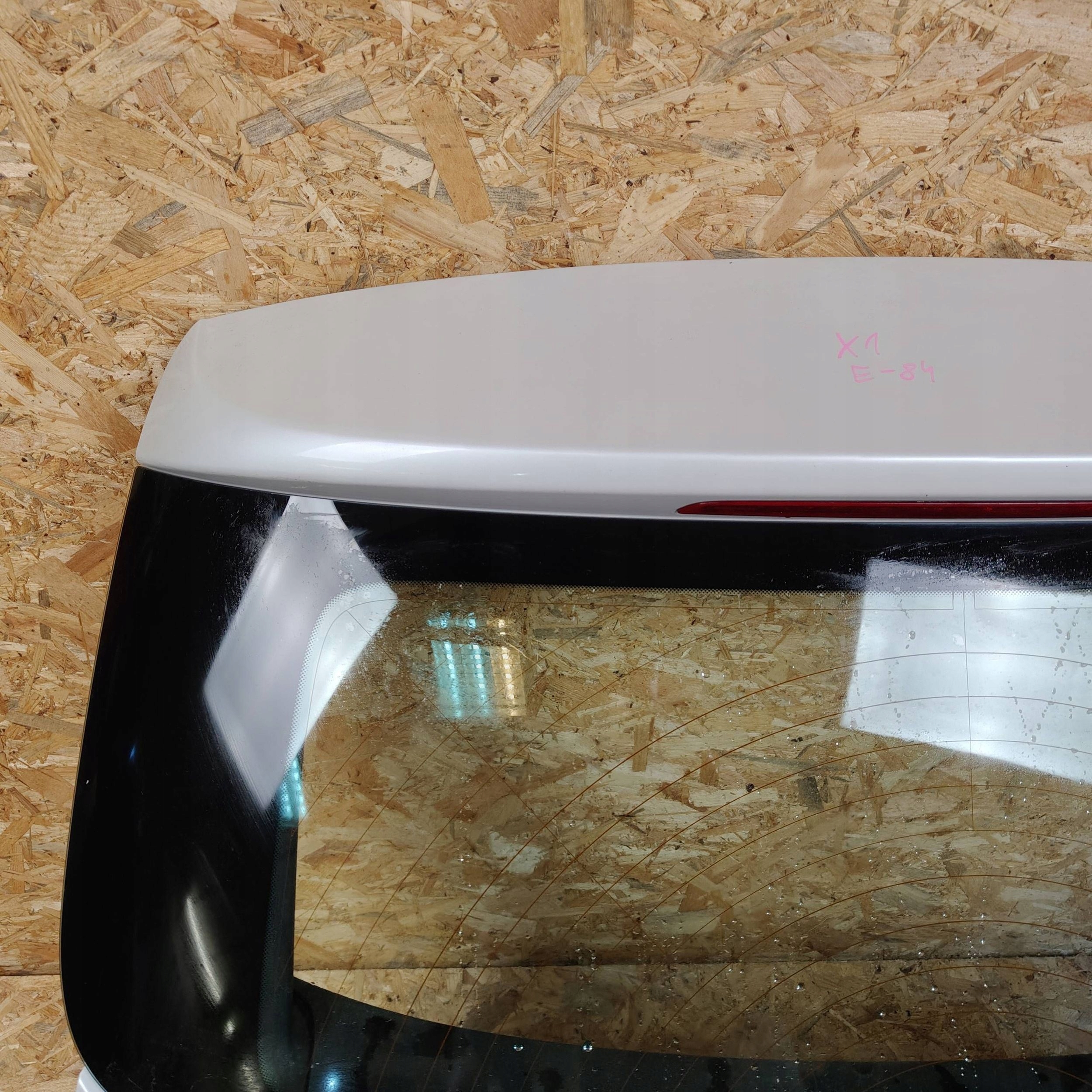 kapota kufru záď BMW X1 E84 biala perla