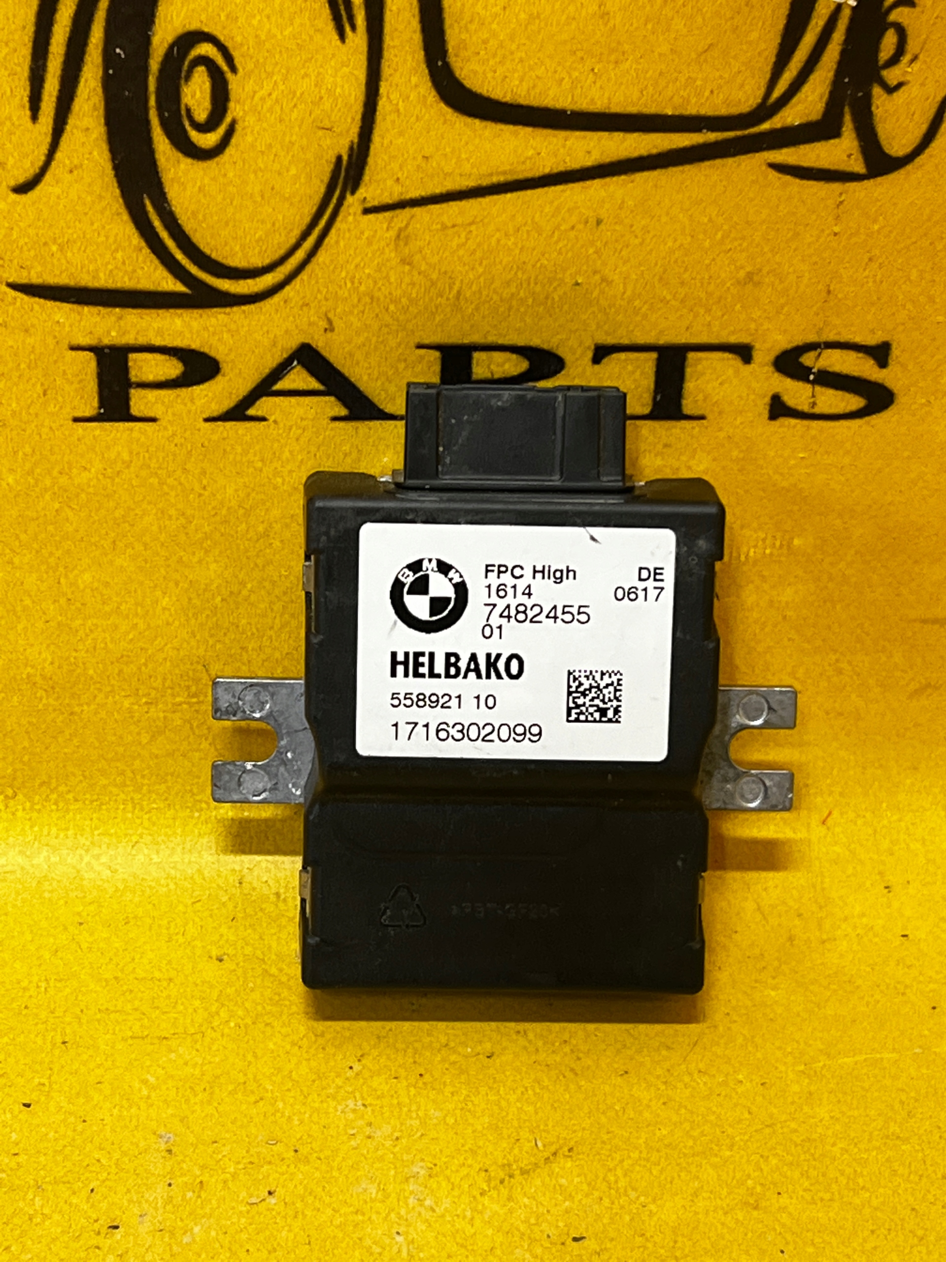 BMW G30 G31 G32 G11 блок управління паливним насосом 7482455