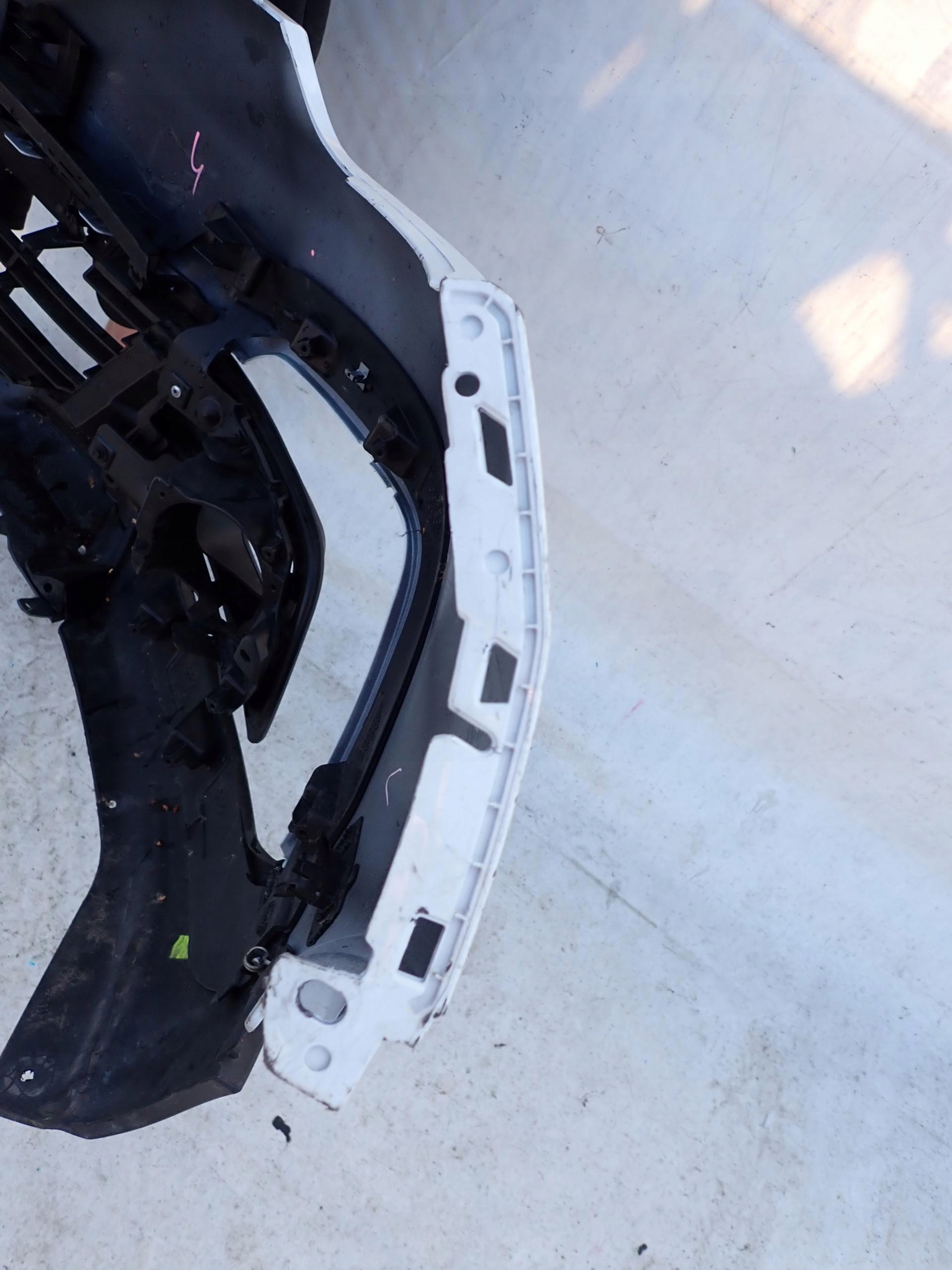 RENAULT CAPTUR and 1 LIFT 17-19 bumper front PDC