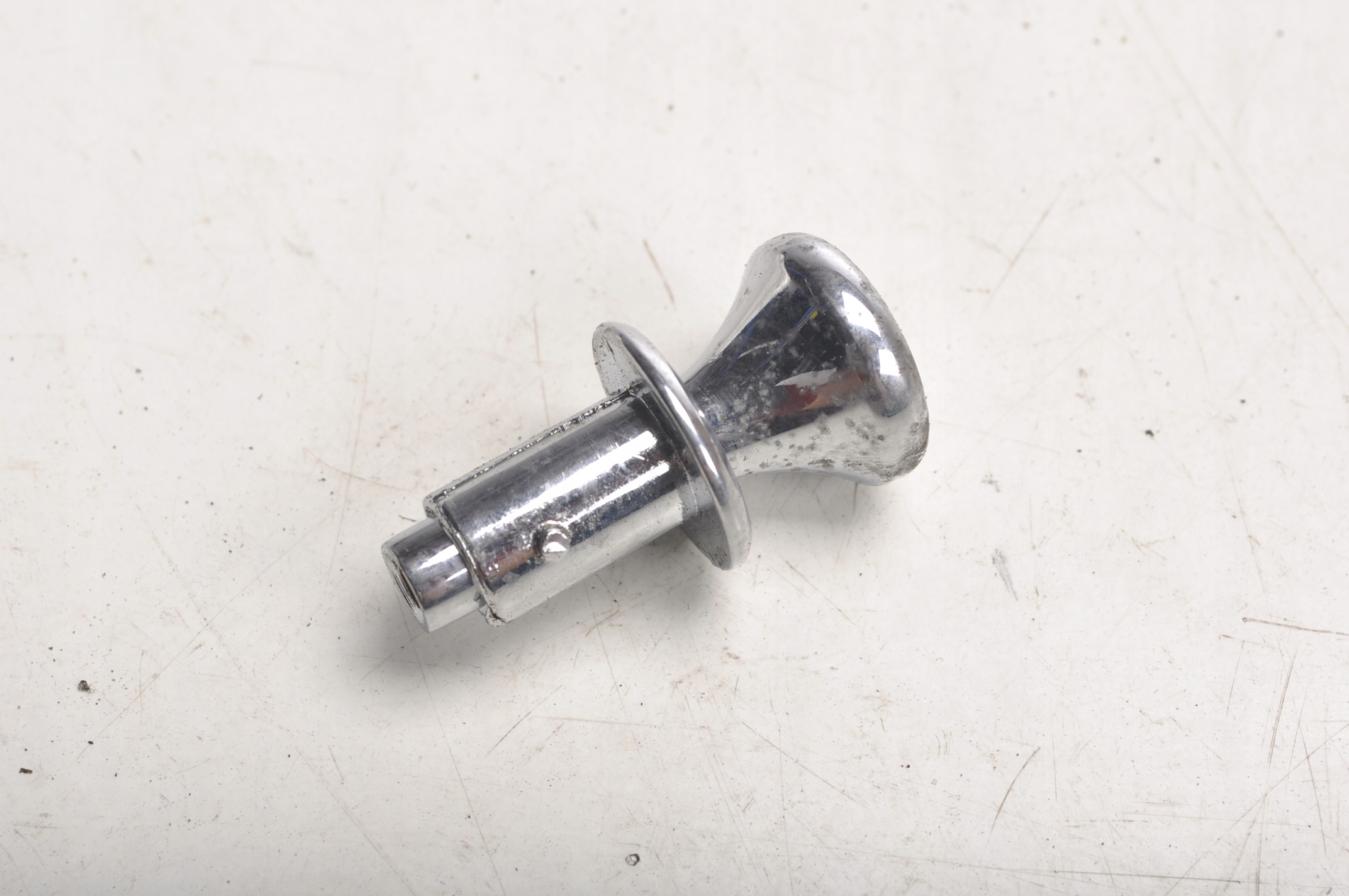 BENTLEY ARNAGE LIFT КРЕПЛЕНИЕ ДЛЯ ВЕНТИЛЯЦИОННОЙ РЕШЕТКИ