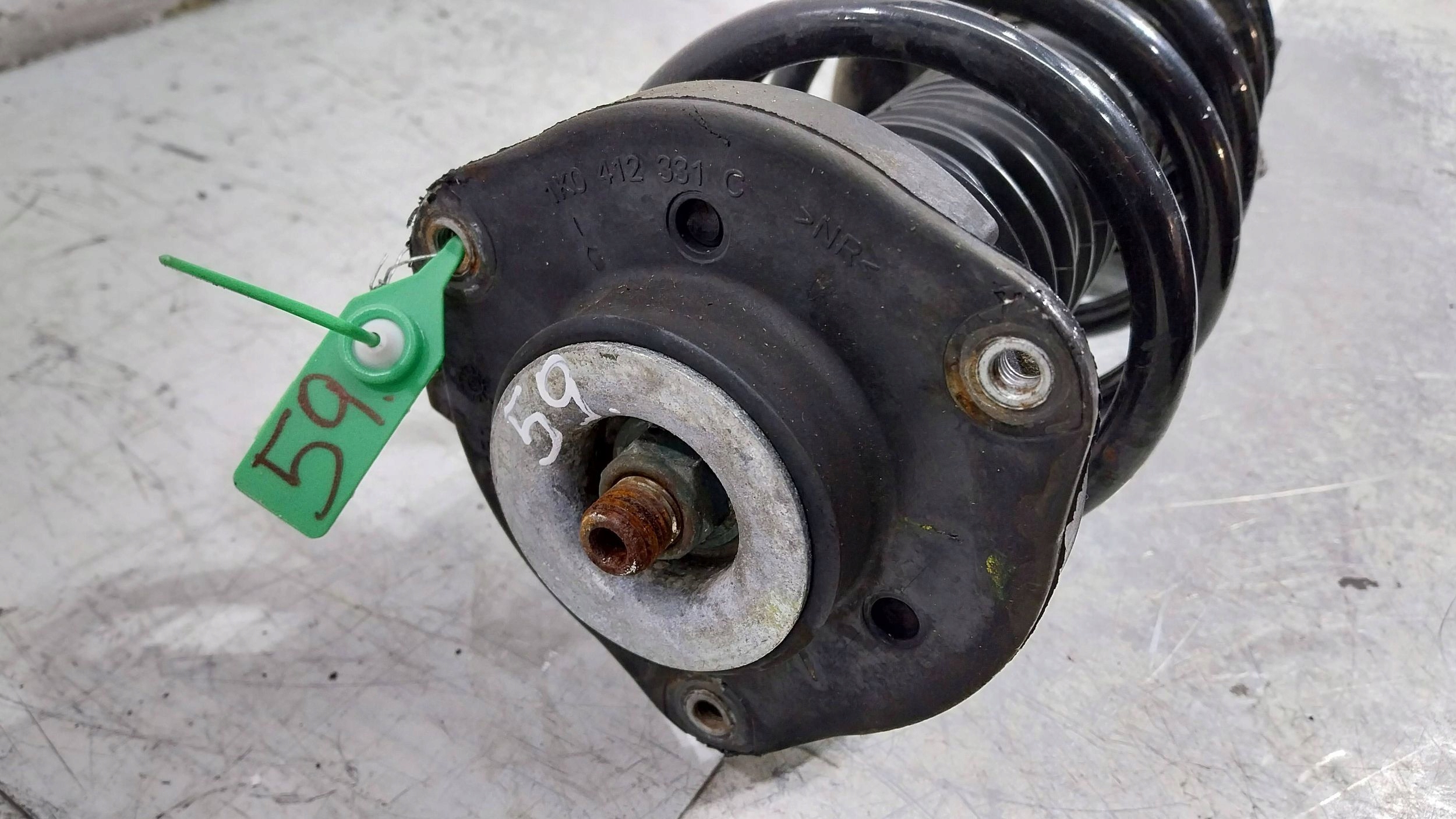 shock absorber left right front 1K0413031BH LEON II A3 GOLF V VI OCTAVIA II