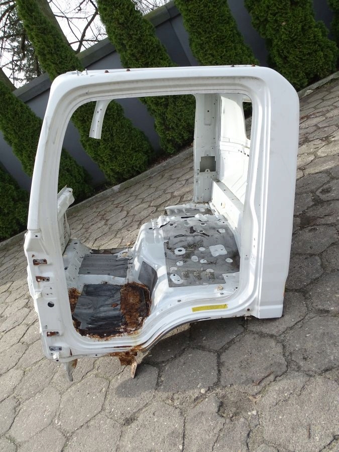 ISUZU N35 N75 NPR NQR 07-18 POSZYCIE LEWE PRÓG BOK SŁUPEK