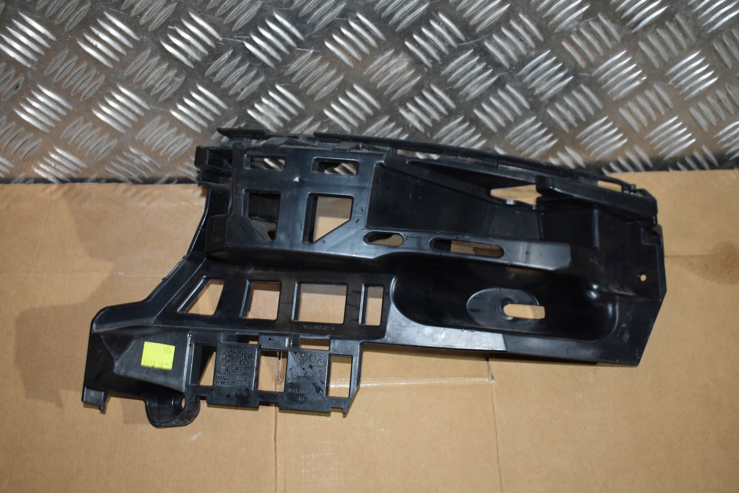 IDEALNY bumper bracket rear part rear right PORSCHE MACAN 1