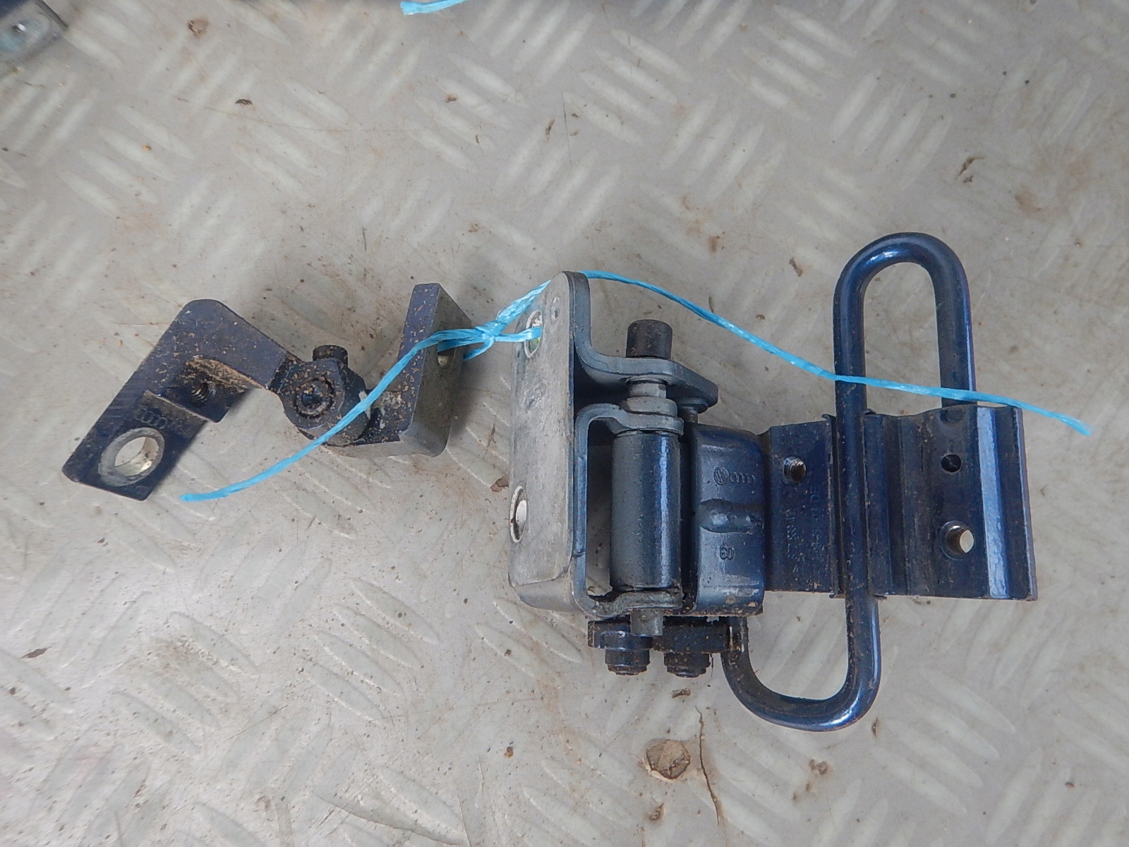 AUDI A4 B6 B7 ZAWIAS DRZWI LEWY TYŁ