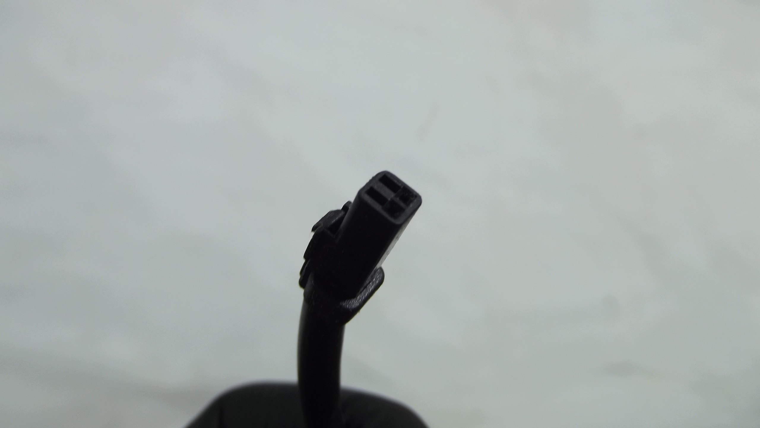 Polestar IV switch button of the opening bonnet boot 8892942999