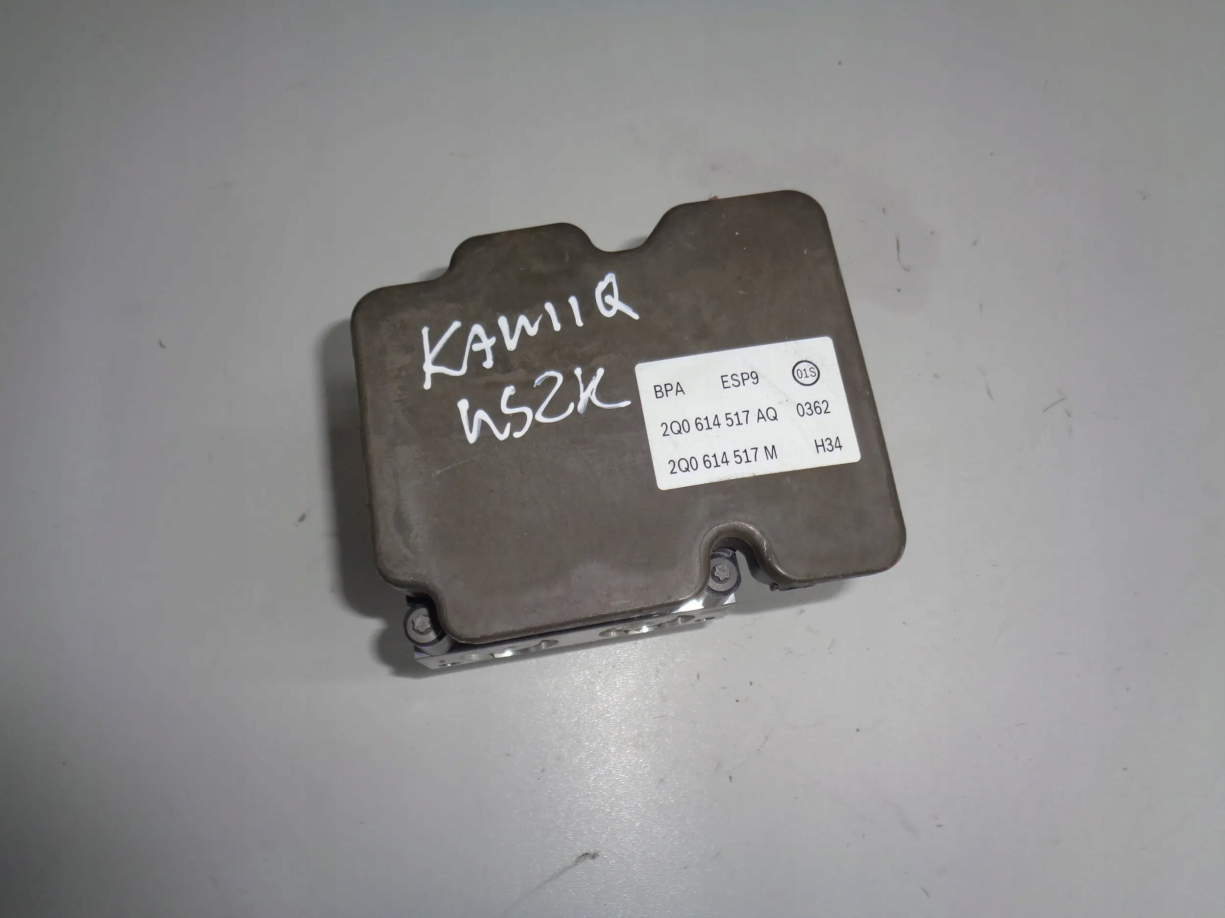 SKODA KAMIQ ARONA pump control unit ABS 2Q0614517AQ damaged