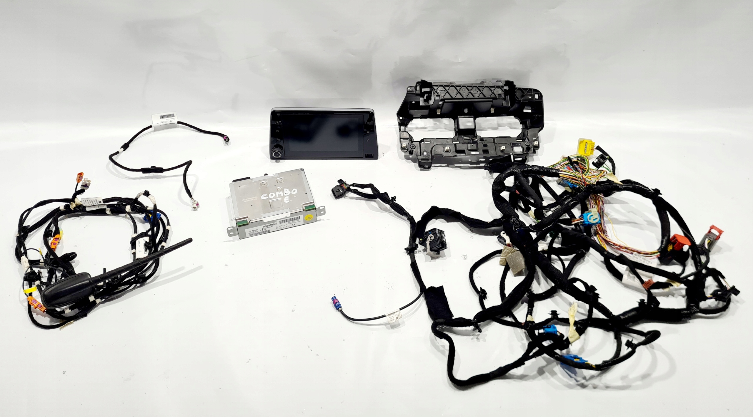 COMBO E NAWIGACJA RADIO WYŚWIETLACZ ANTENA GPS COMBO E / NAWIGACJA