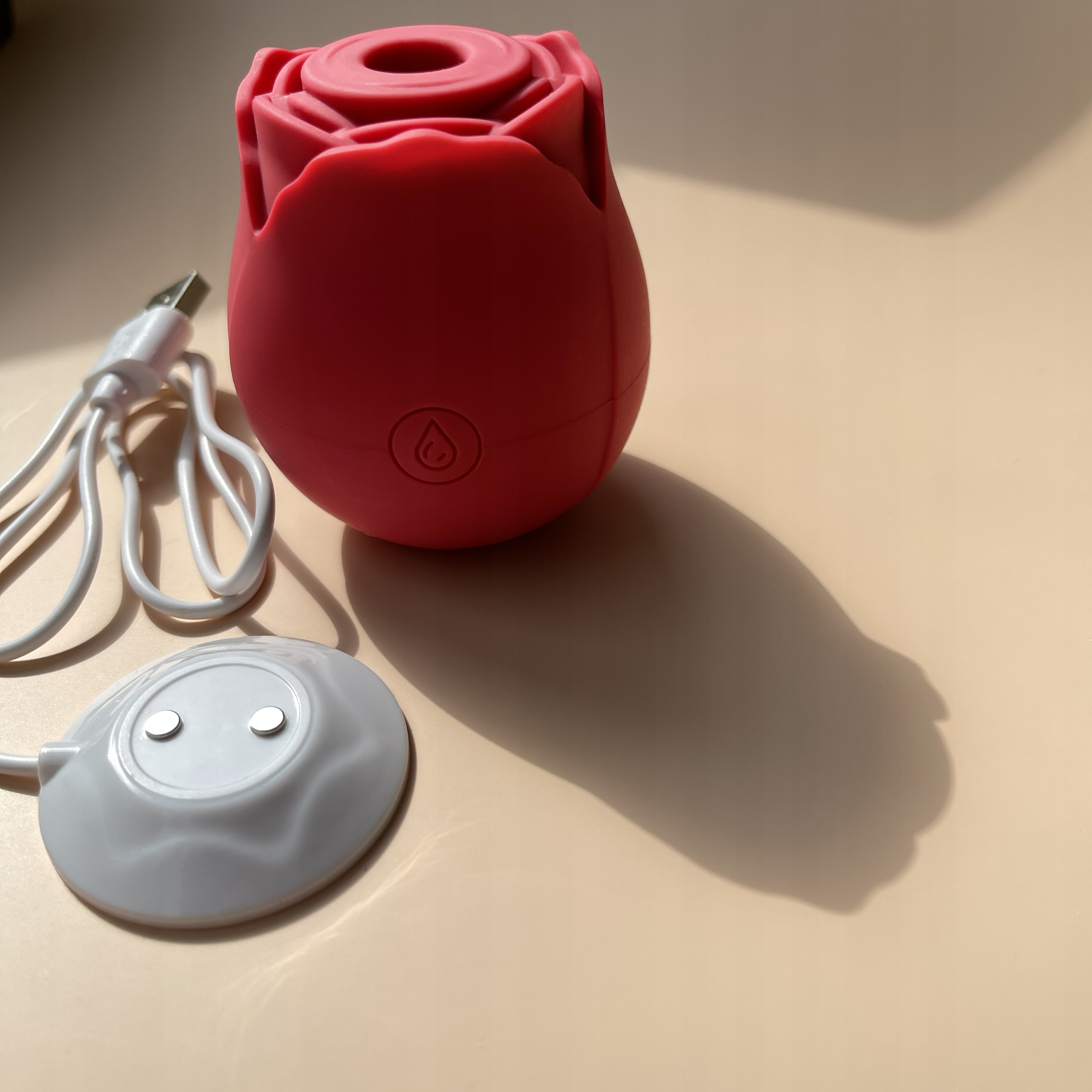 Wibrator Damski Stymulator Łechtaczki Powietrzny Ssący Róża 10 Trybów USB – Czerwony