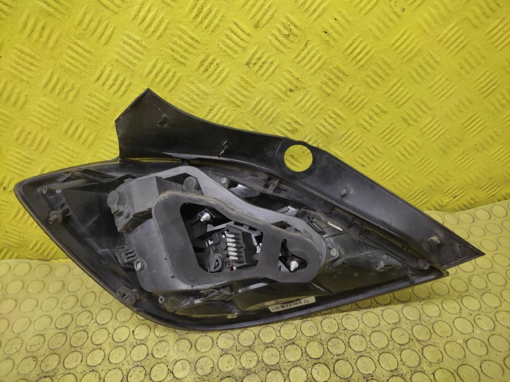 OPEL ASTRA H light right rear part 13222325