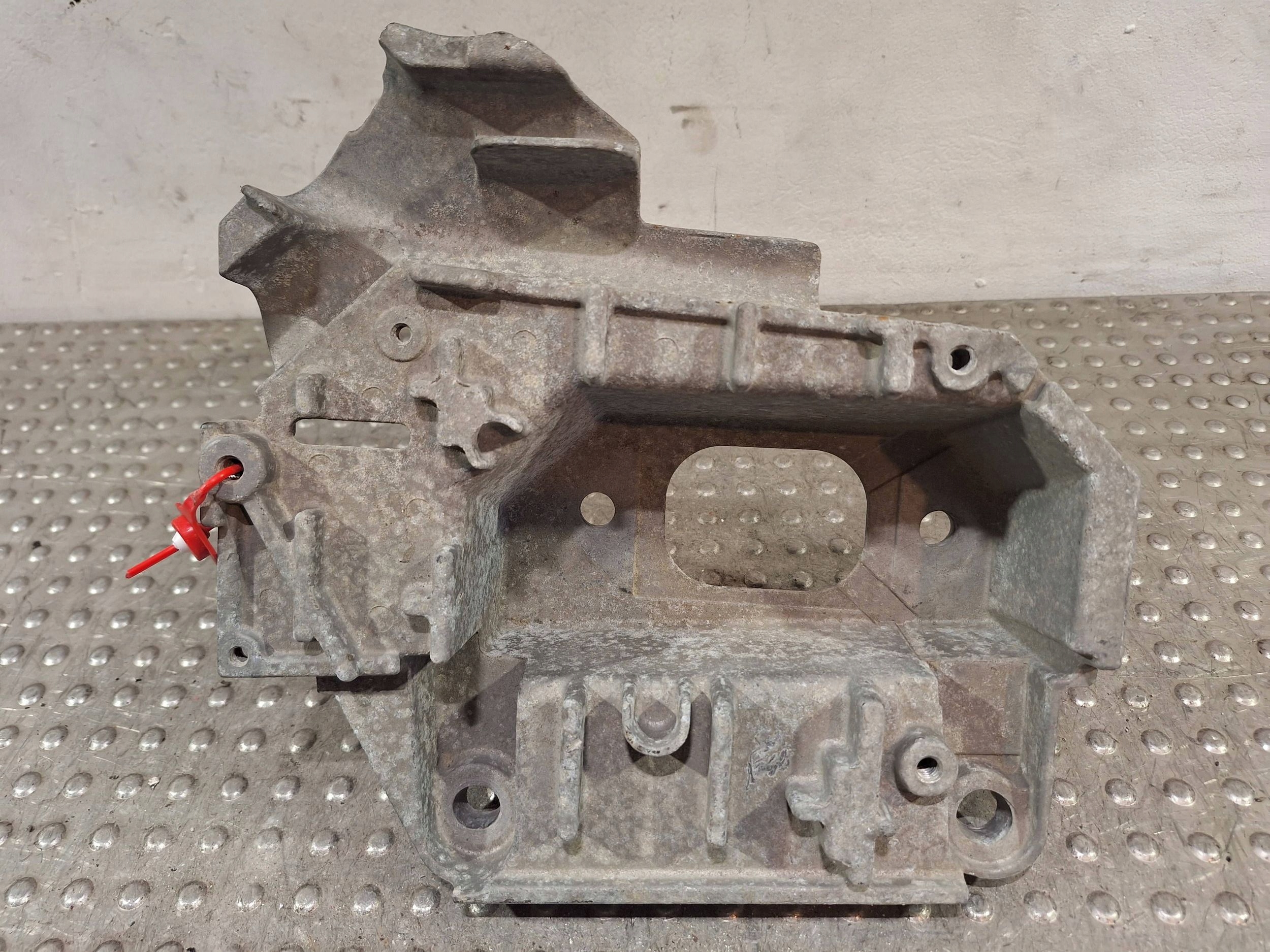 holder gearbox mounting 8200477152 RENAULT CLIO III 1.2 TCE 06