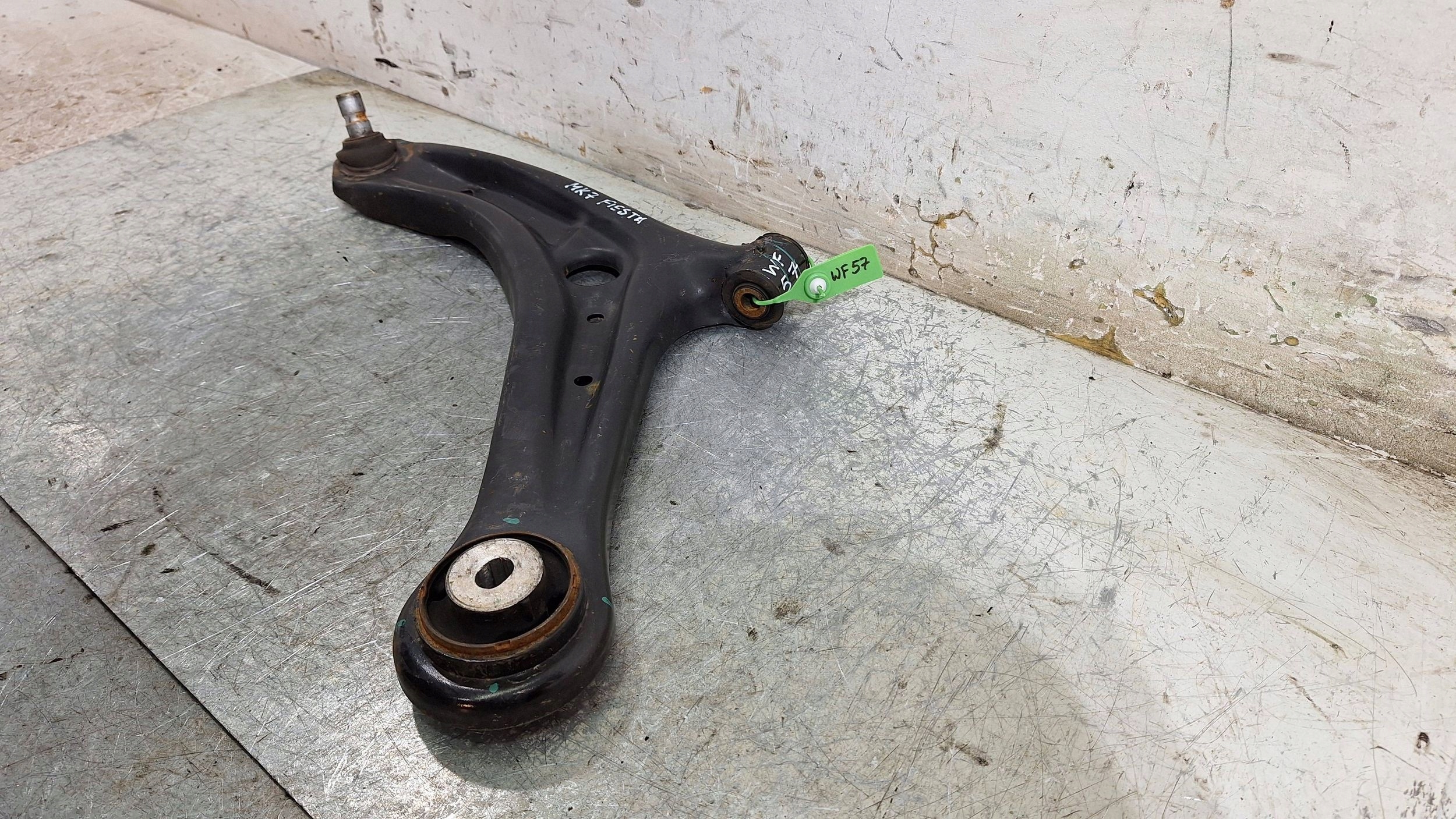 arm left front E4B1-3051-A2D FORD KA plus