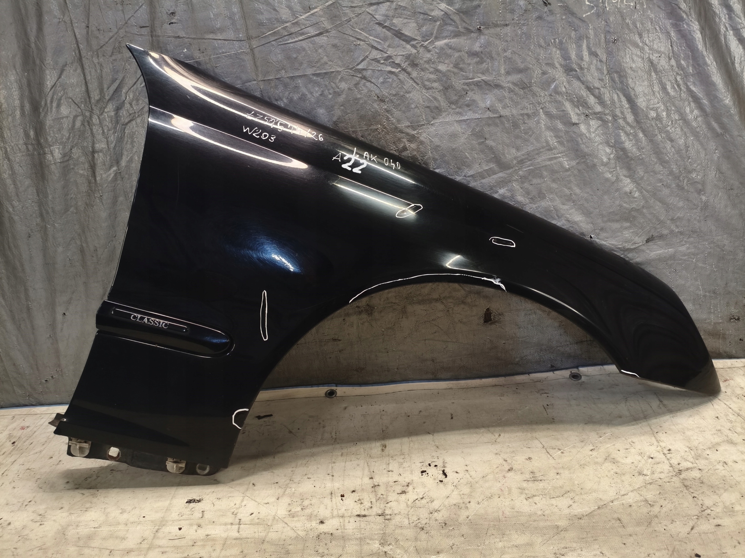 Destra parafango MERCEDES W203 LAKIER 040