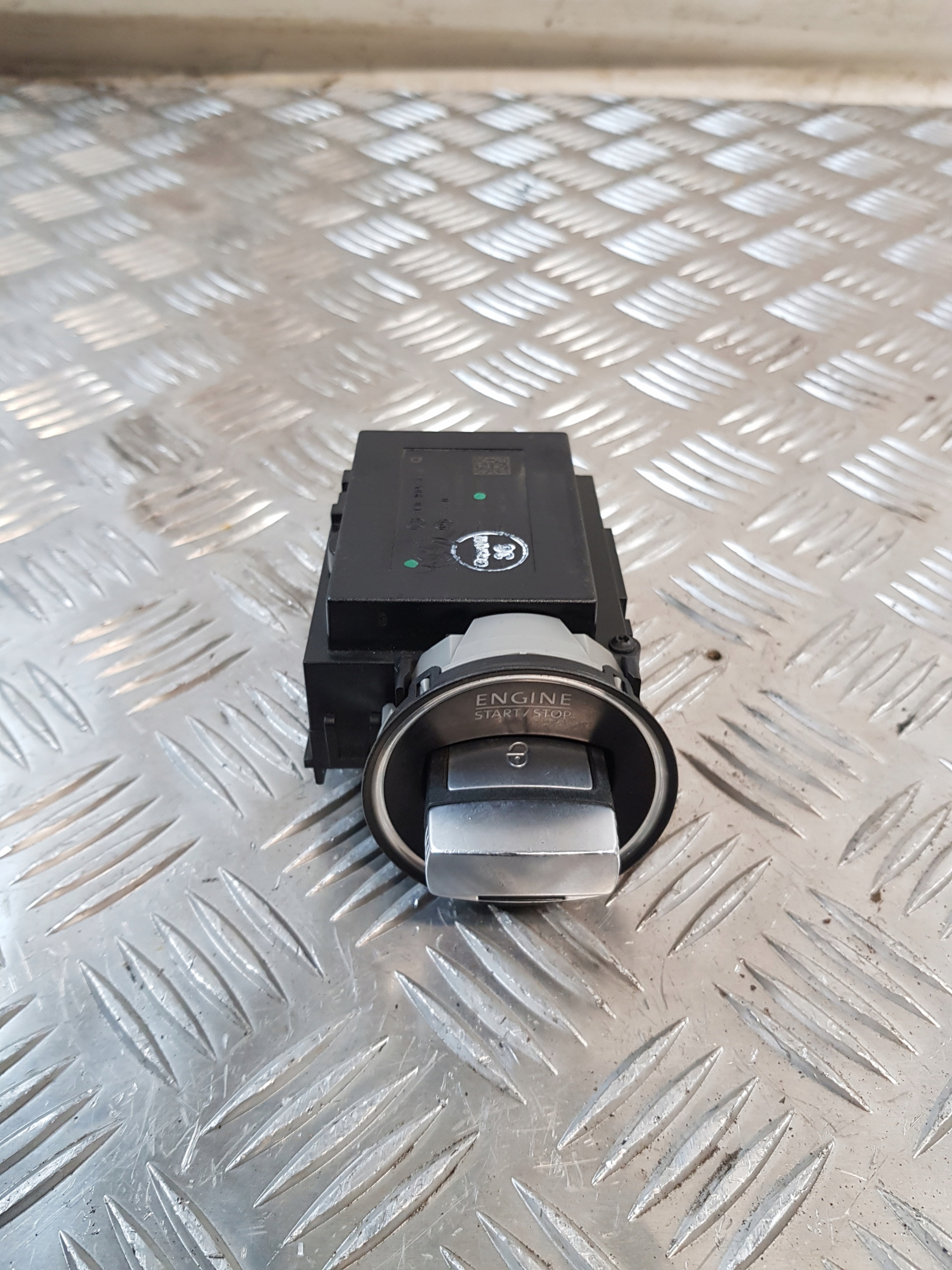 VW PASSAT B6 ignition + key 3C0905843Q