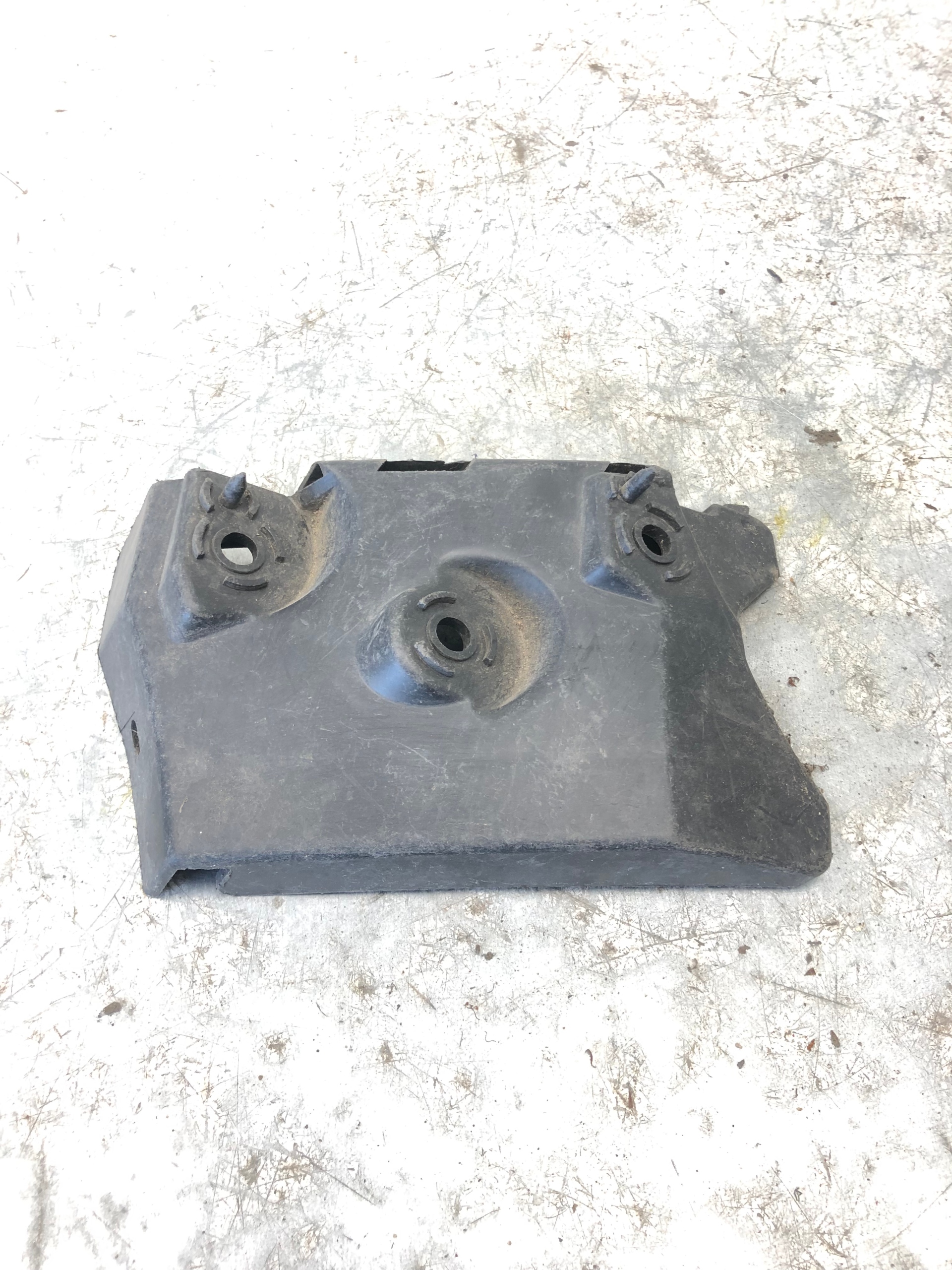 bumper bracket left front SEAT ALTEA 5P0807183A