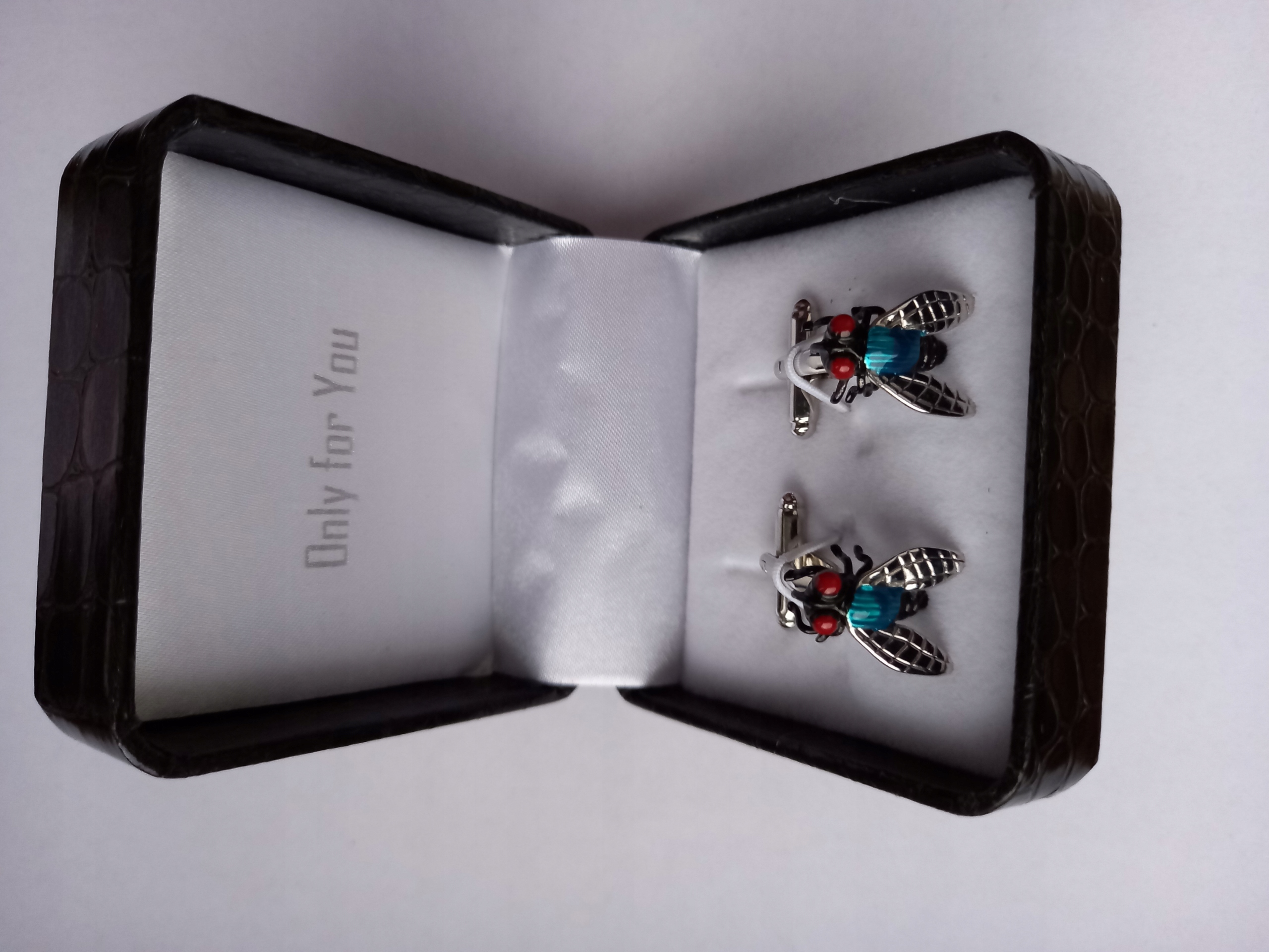 Neobvyklé originální manžetové knoflíčky Motýlek