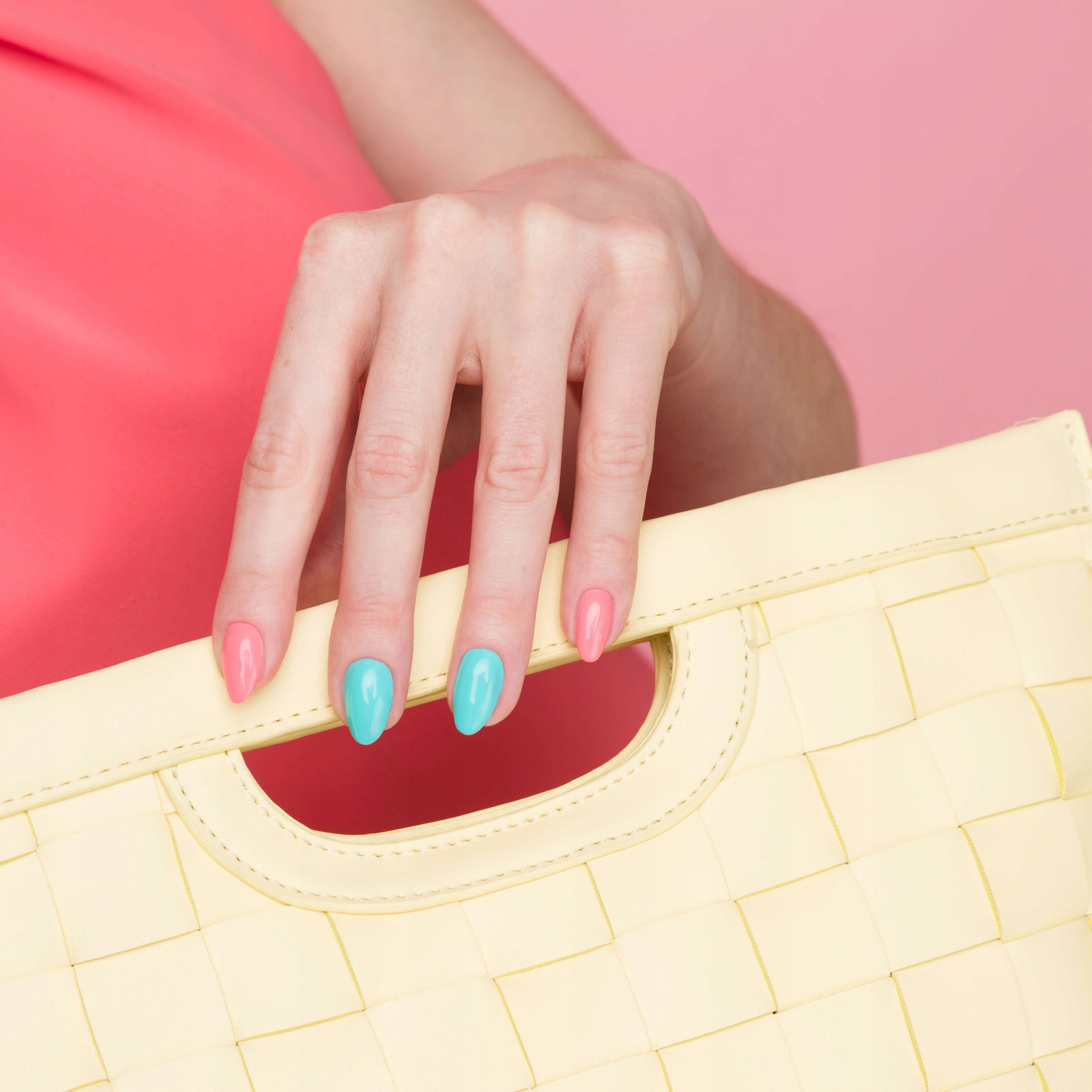 OLIWKA MANIROUGE DO SKÓREK PAZNOKCI OLEJEK ODŻYWKA PĘDZELEK 10 ML MELON EAN (GTIN) 5902815923299