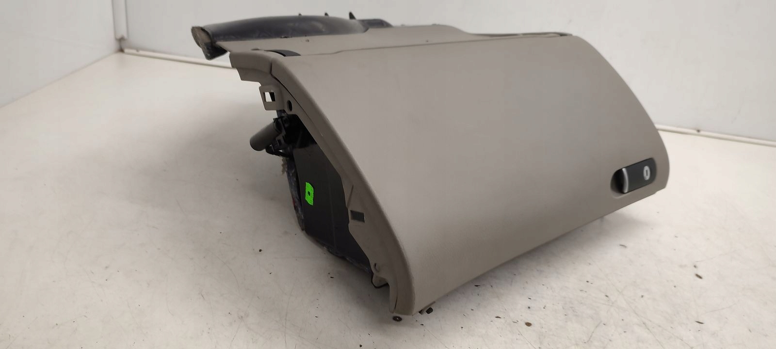 Handschuhfach des Beifahrers Audi A4 B7 2,7 TDI