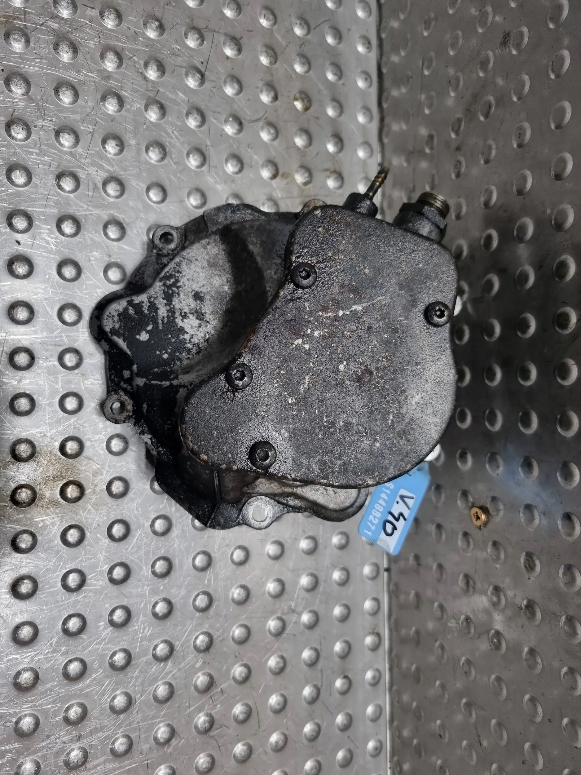 Насос Вакуум A0002303165 MERCEDES W124 W201 W210 SPRINTER W904