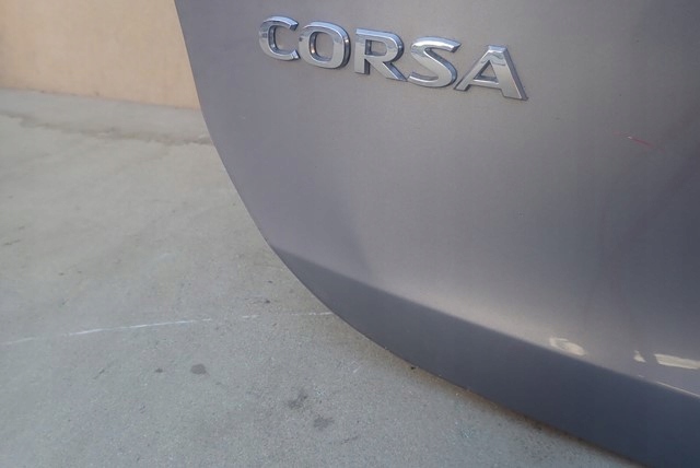 KLAPA TYŁ POKRYWA BAGAŻNIKA OPEL CORSA F 20- Typ samochodu Samochody osobowe