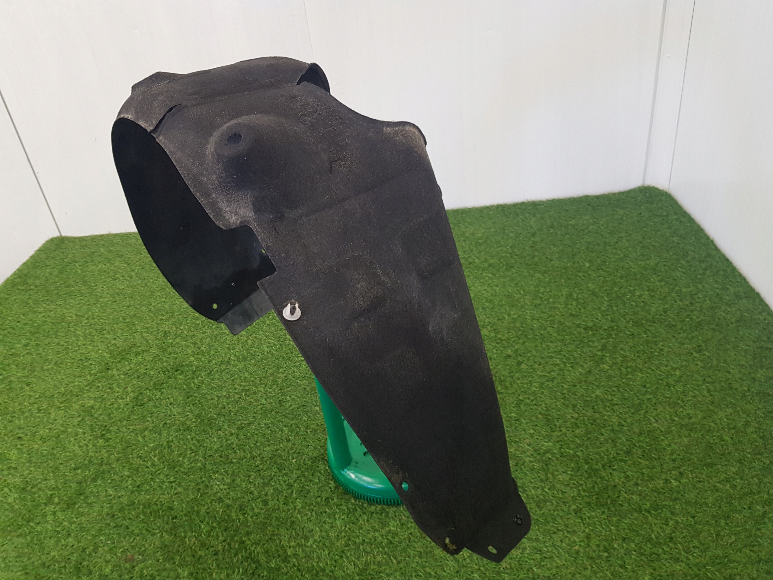 mudguard left rear. HYUNDAI I30 III 2019 86821-G4000